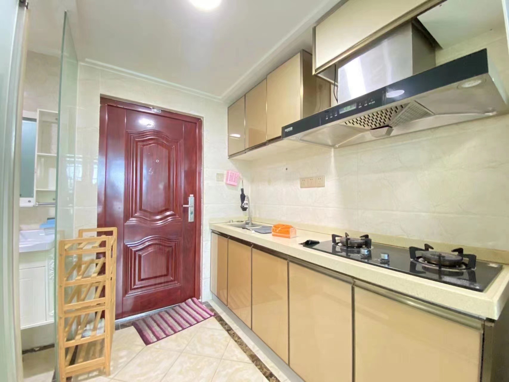 华山大厦(华山国际)  1室1厅1卫    1400.0元/月 华山大厦(华山国际)  1室1厅1卫    1400.0元/月室内图