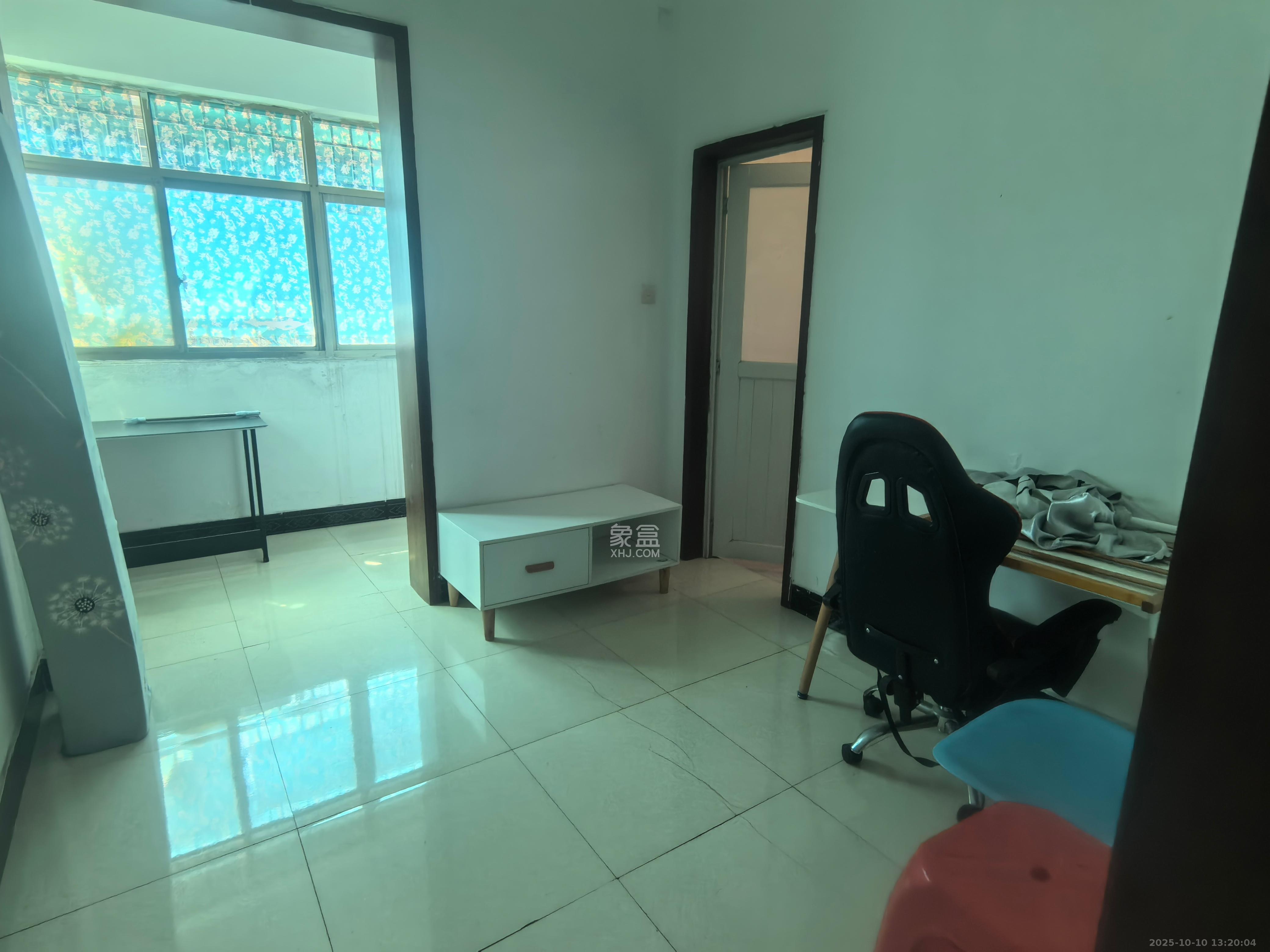 裕民小区 1室1厅1卫 1100.0元/月 裕民小区 1室1厅1卫 1100.0元/月室内图