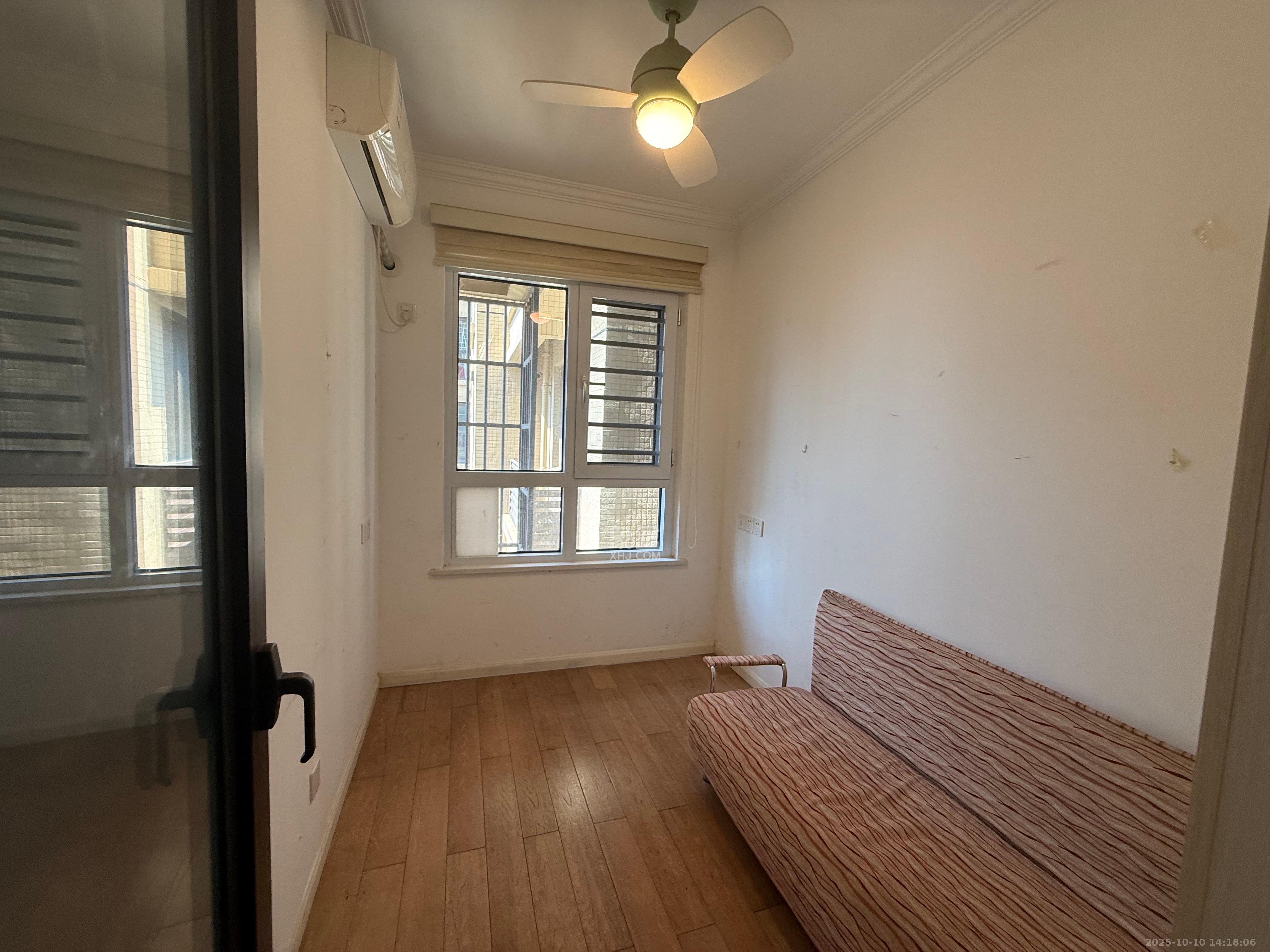 保利西海岸B区  3室2厅1卫    3300.0元/月 保利西海岸B区  3室2厅1卫    3300.0元/月室内图