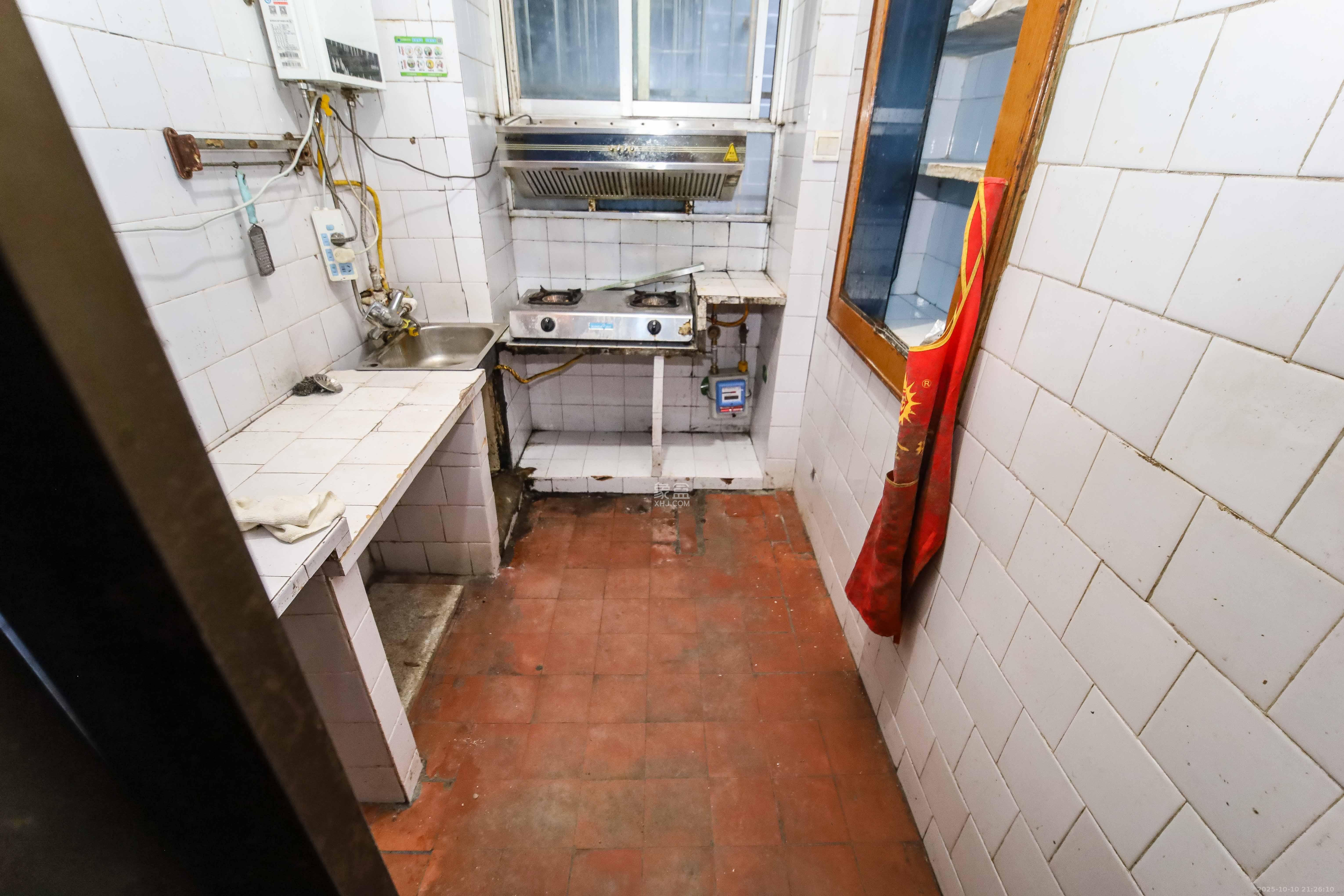 马王堆社区七片  2室2厅1卫    38.0万厨房