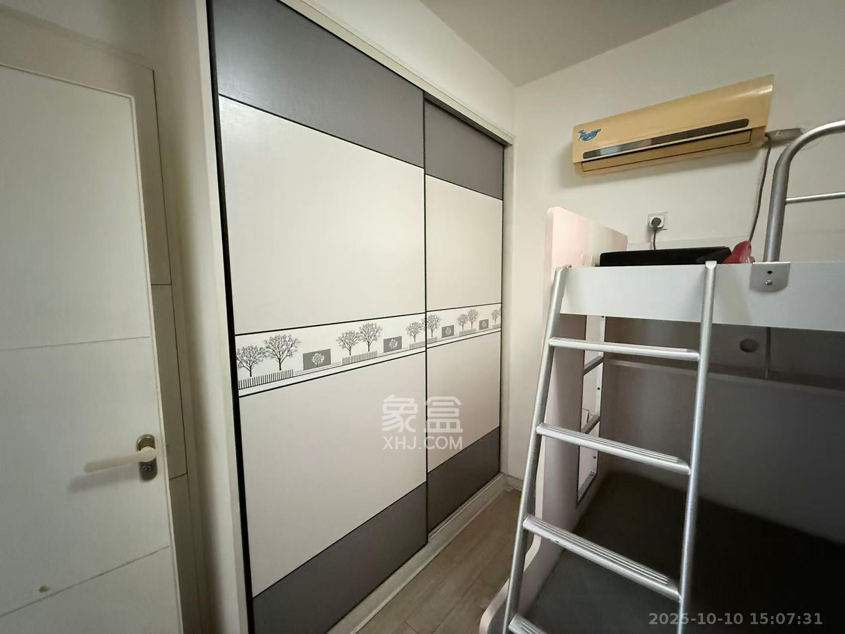 三万英尺  2室1厅1卫    2600.0元/月 三万英尺  2室1厅1卫    2600.0元/月室内图