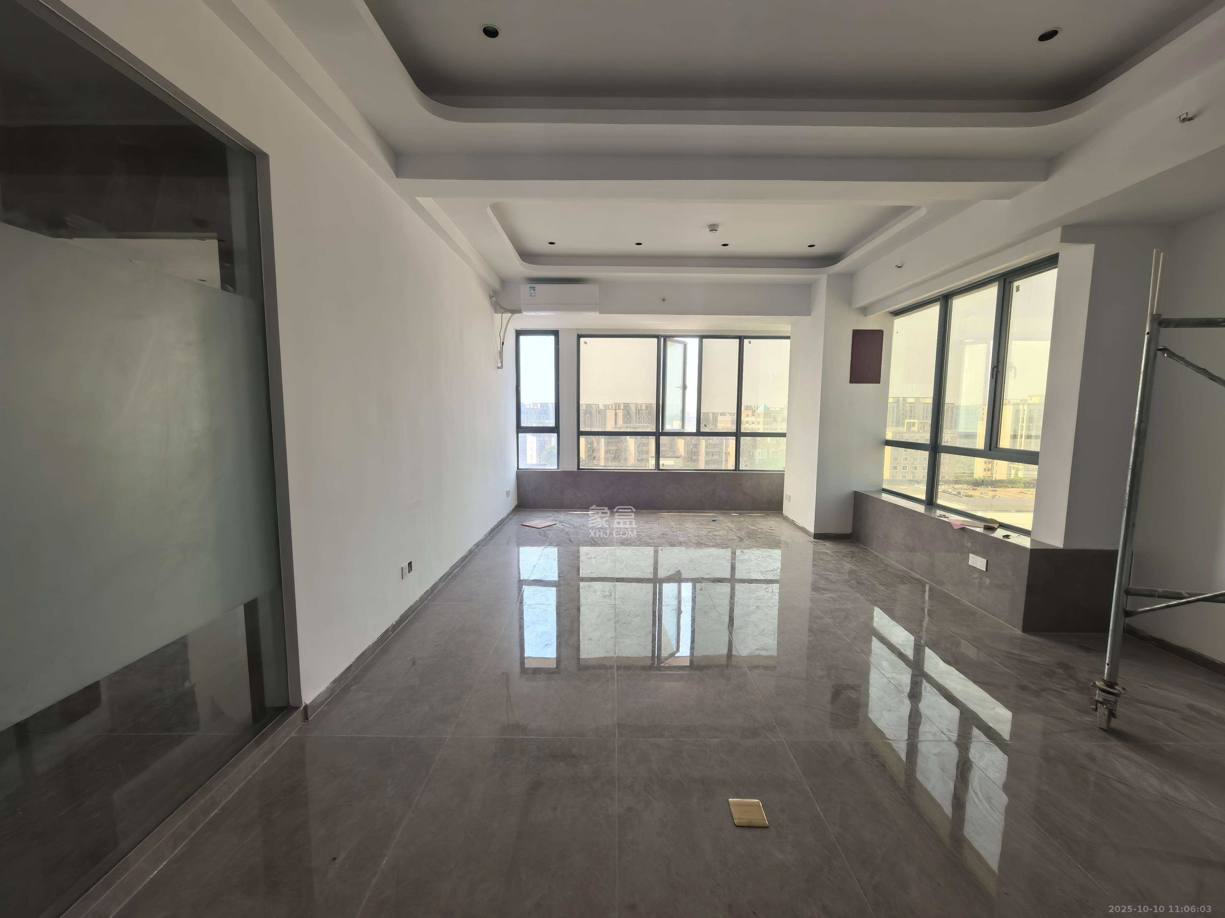 天经国际企业街区   260.0㎡      12000.0元/月