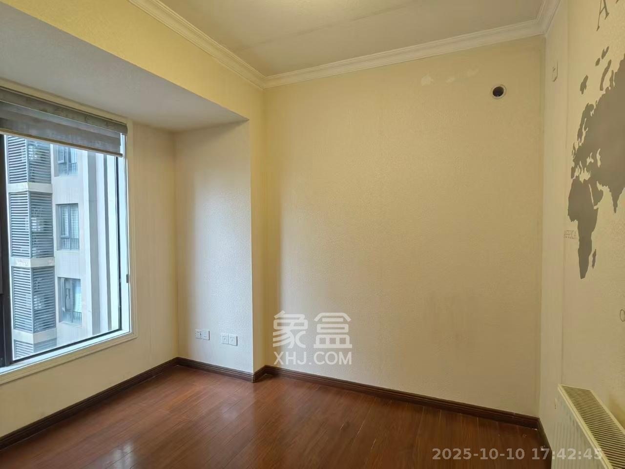 万科城  3室2厅1卫    2300.0元/月室内图