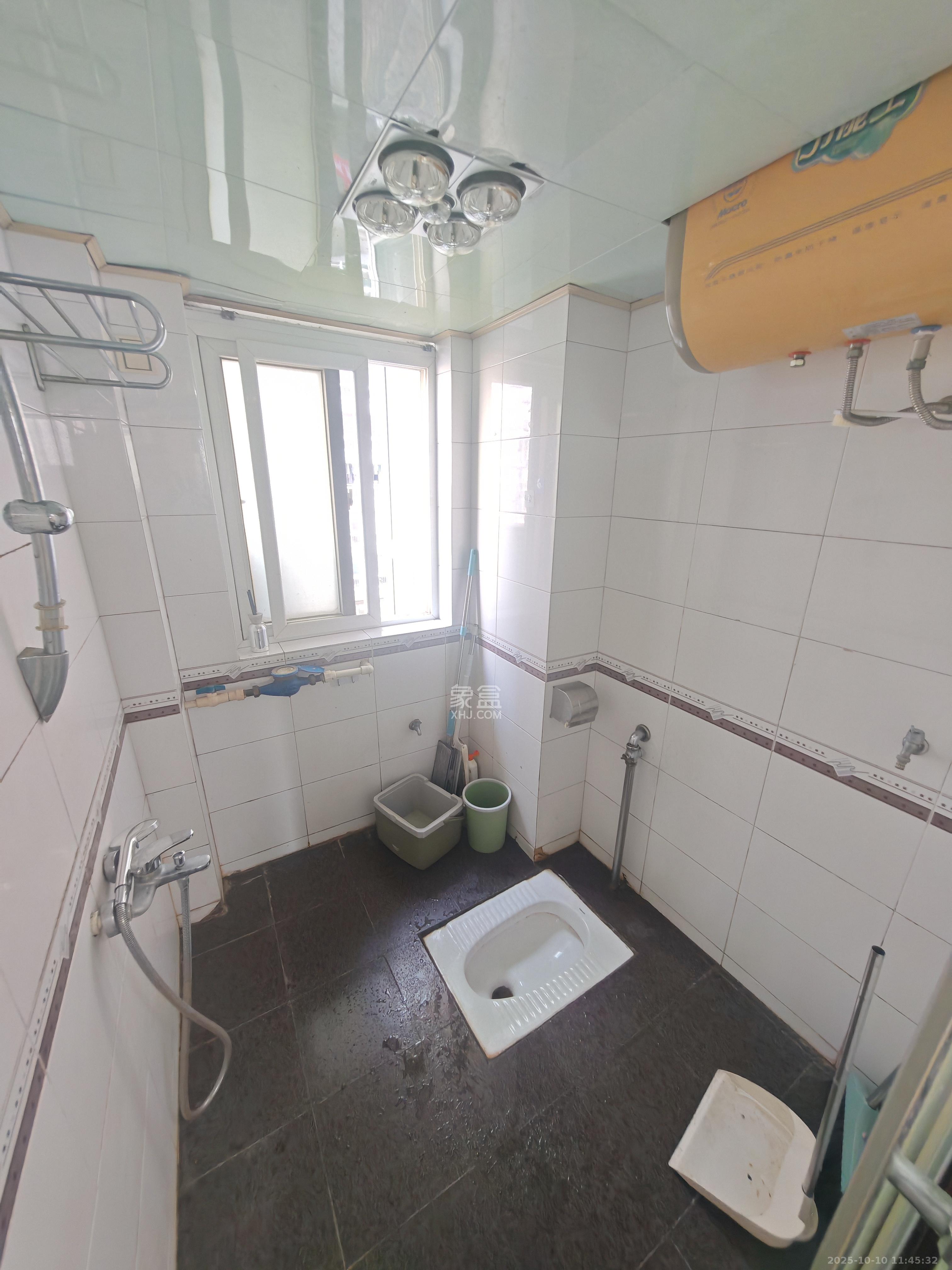 五一华府  3室2厅2卫    5000.0元/月室内图