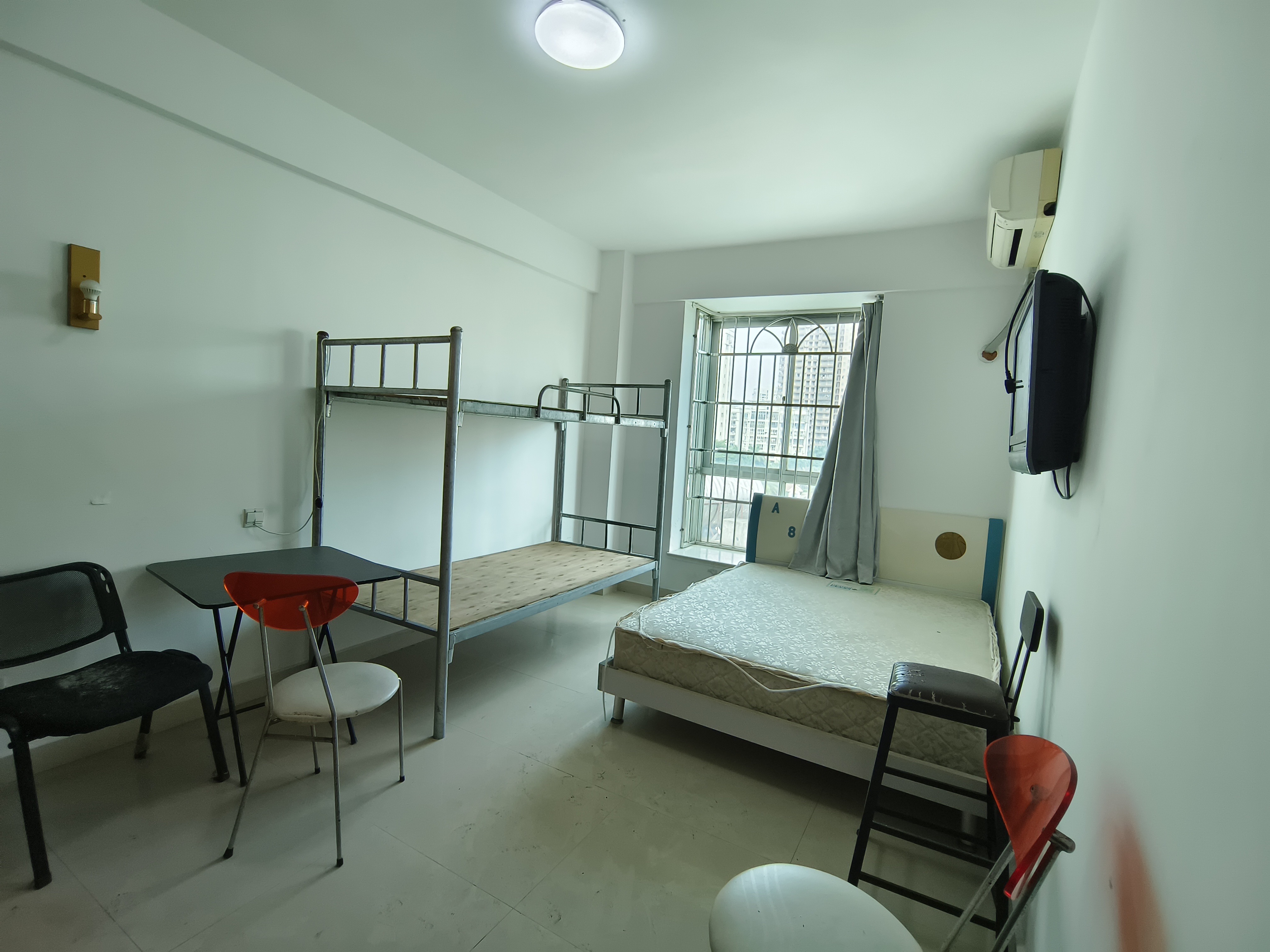 华秀小区 3室2厅1卫 120.0万 华秀小区 3室2厅1卫 120.0万客厅