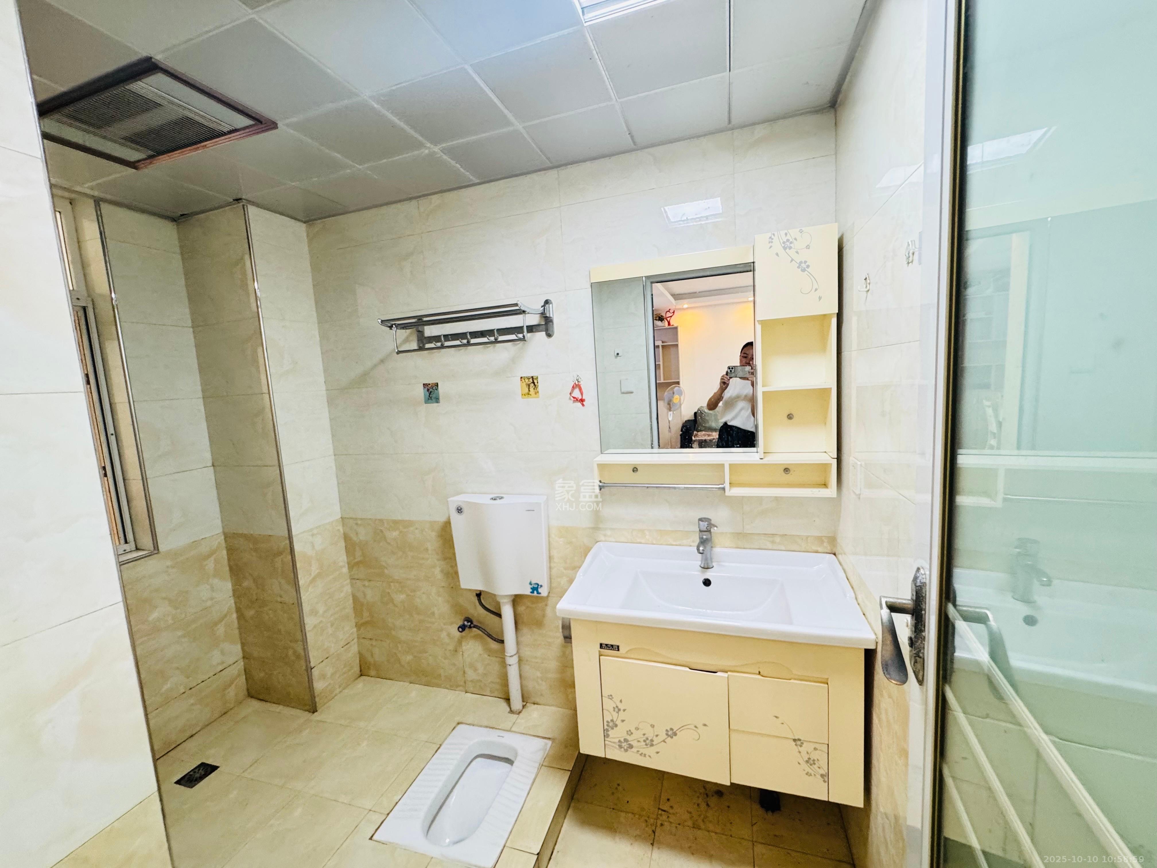 郡原居里 2室2厅1卫 1500.0元/月 郡原居里 2室2厅1卫 1500.0元/月室内图