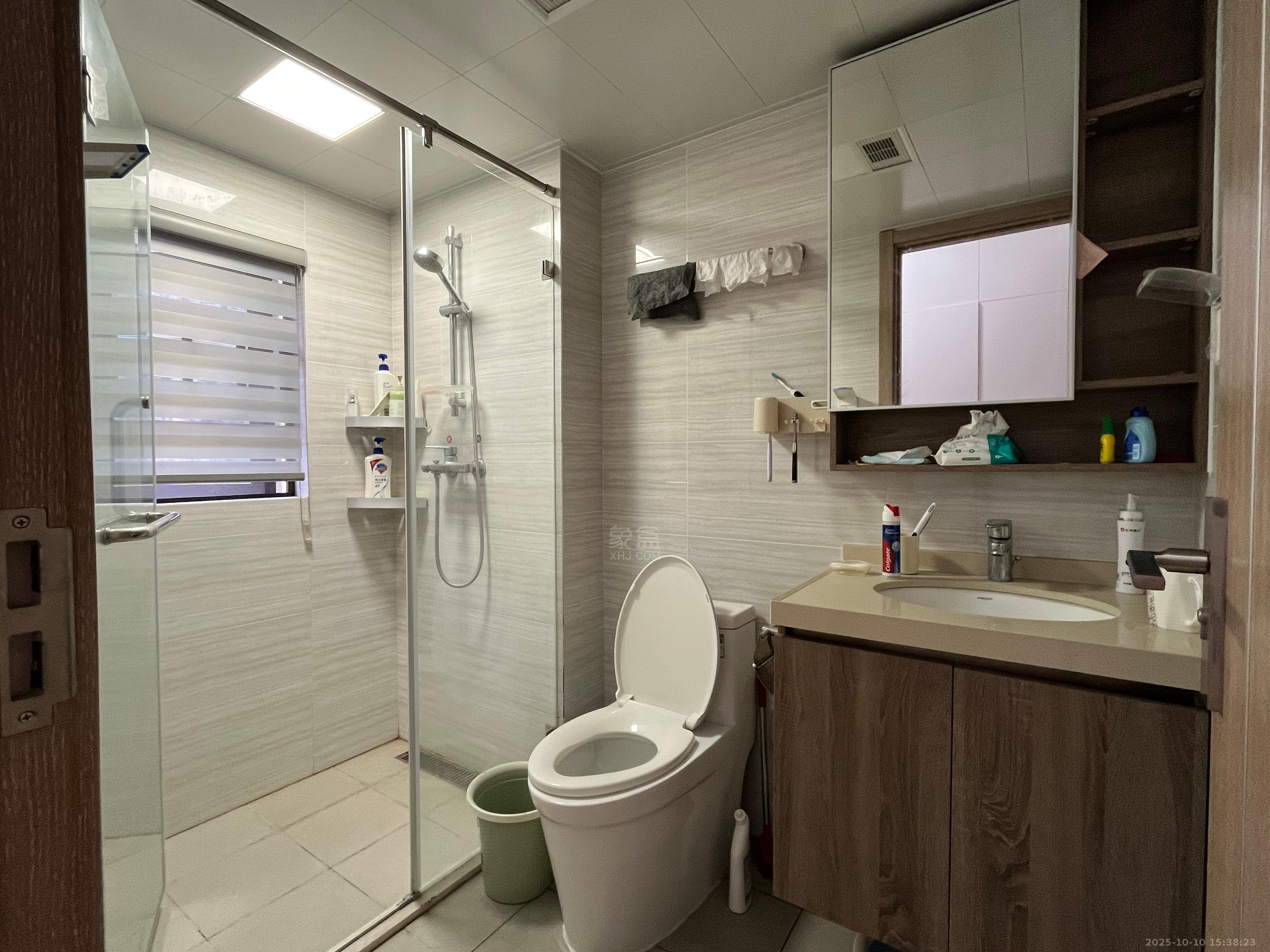 美的翰城 3室2厅2卫 2400.0元/月 美的翰城 3室2厅2卫 2400.0元/月室内图