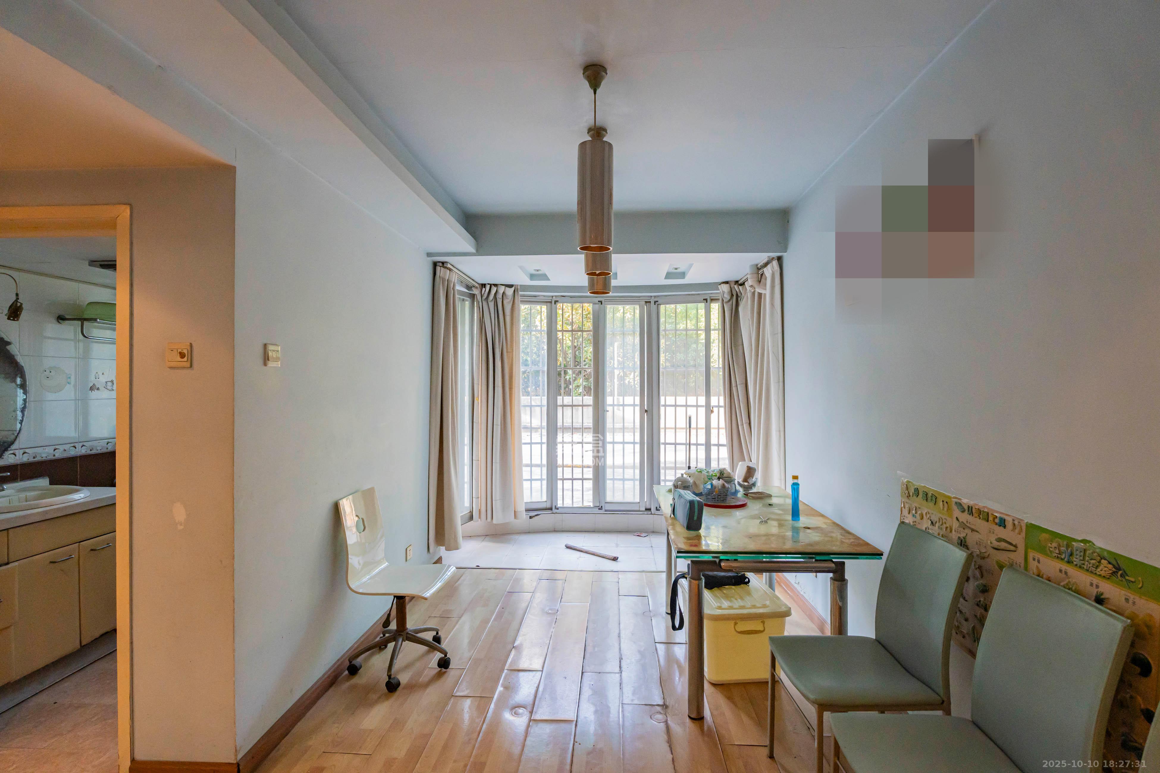 金帆小区 3室2厅2卫 79.88万 金帆小区 3室2厅2卫 79.88万客厅