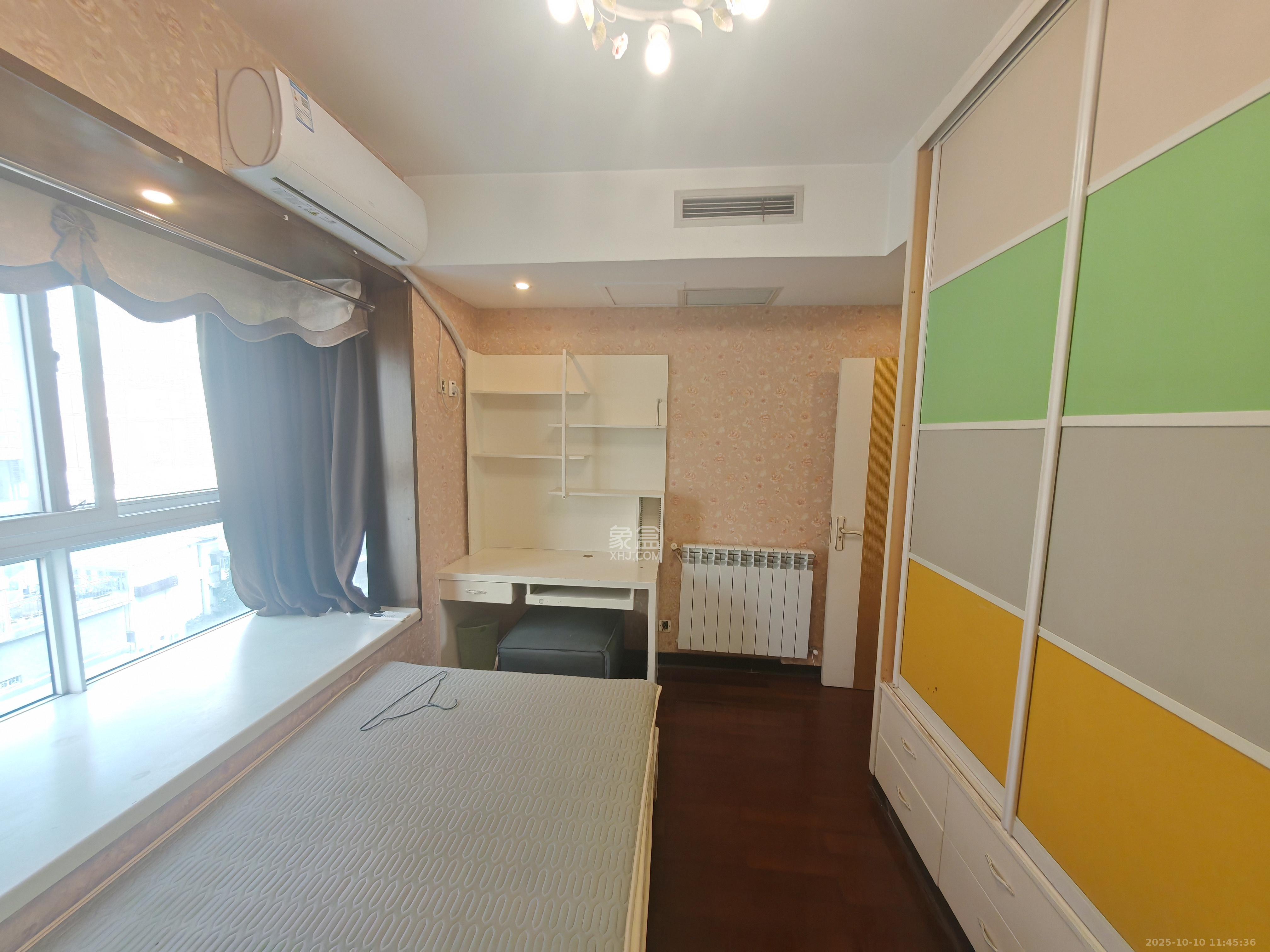 五一华府 3室2厅2卫 5000.0元/月 五一华府 3室2厅2卫 5000.0元/月室内图