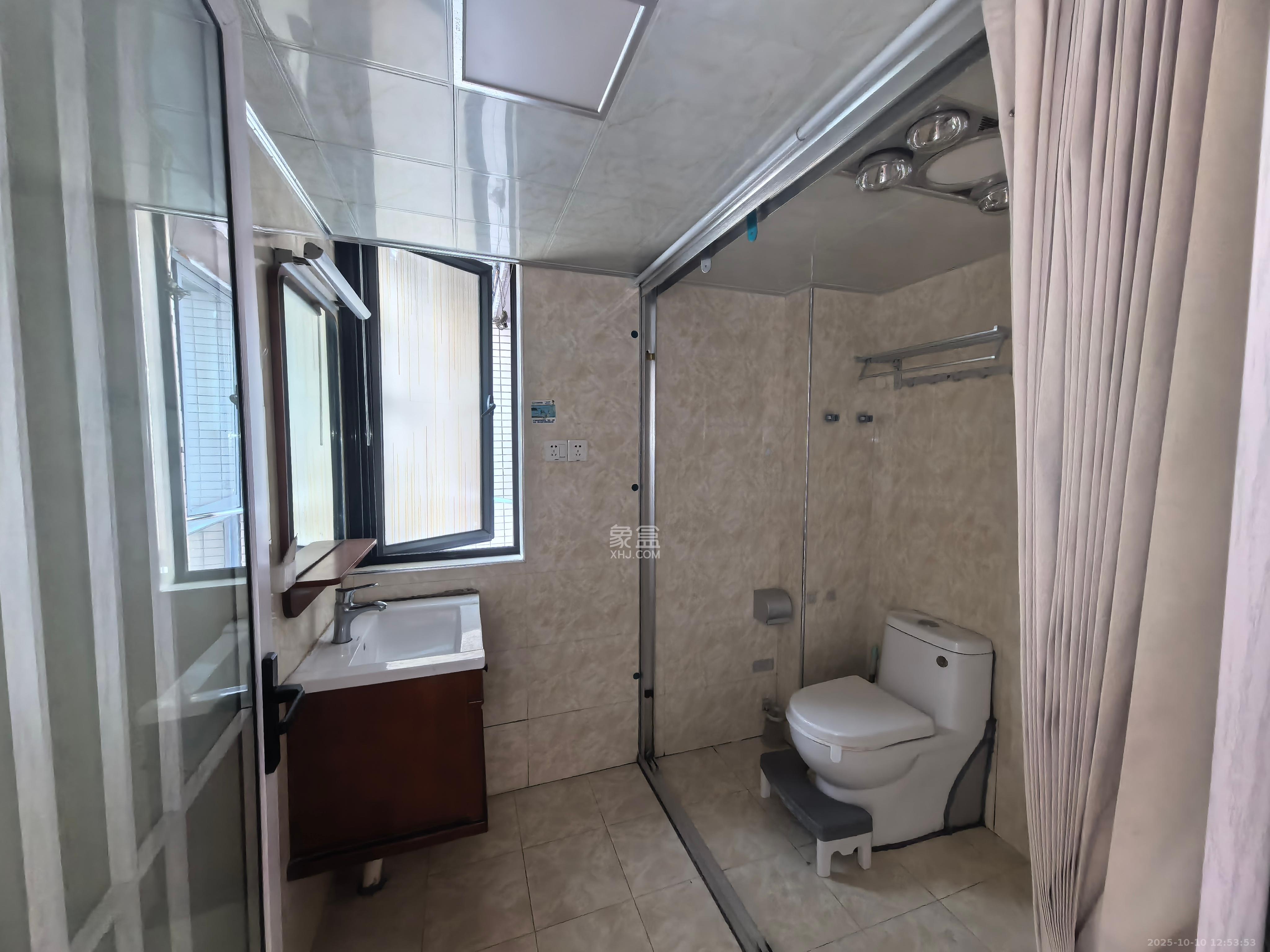 深业睿城  3室2厅1卫    2300.0元/月室内图