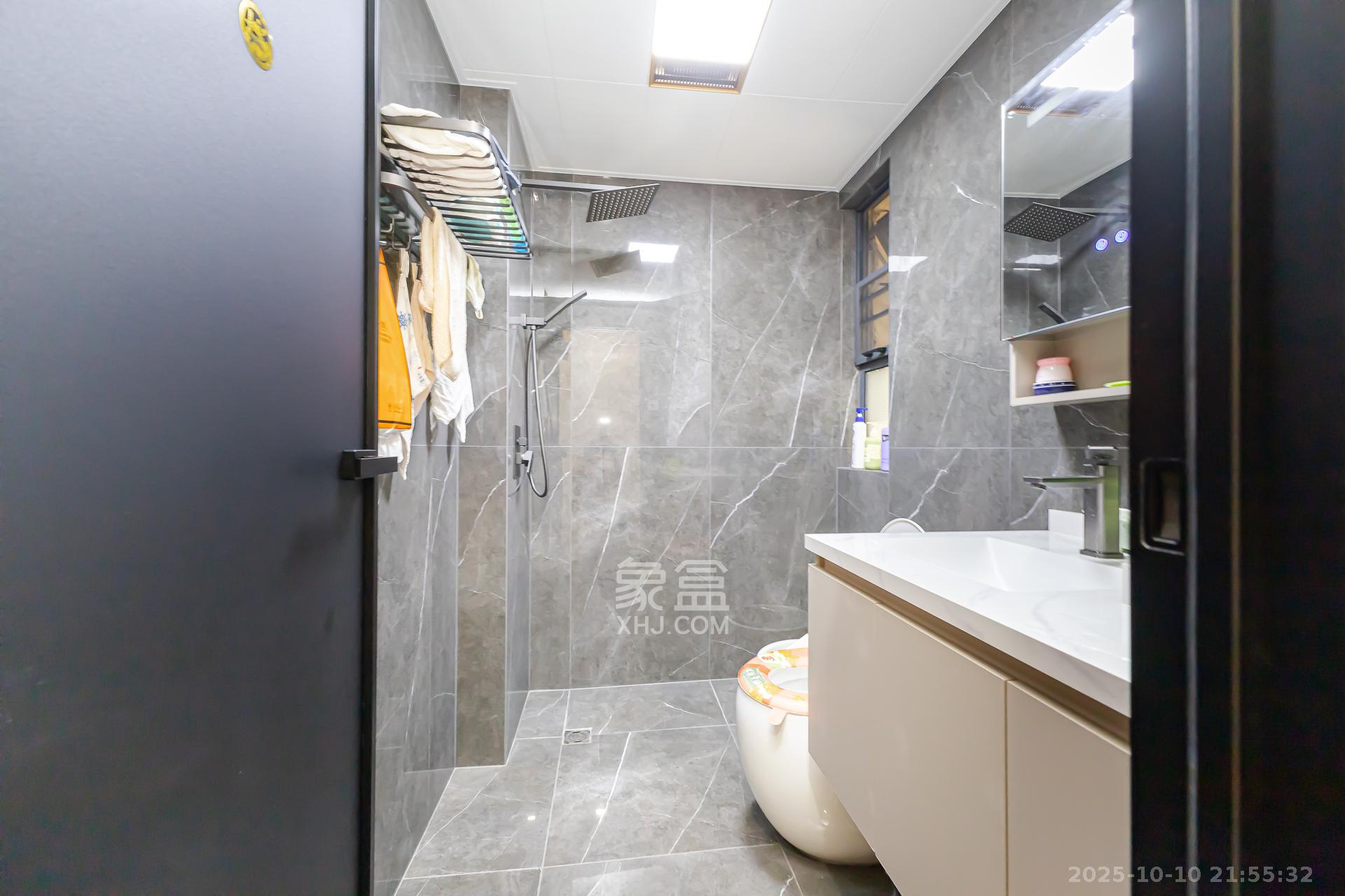 明发阅江悦府  3室2厅2卫    115.0万 明发阅江悦府  3室2厅2卫    115.0万卫生间