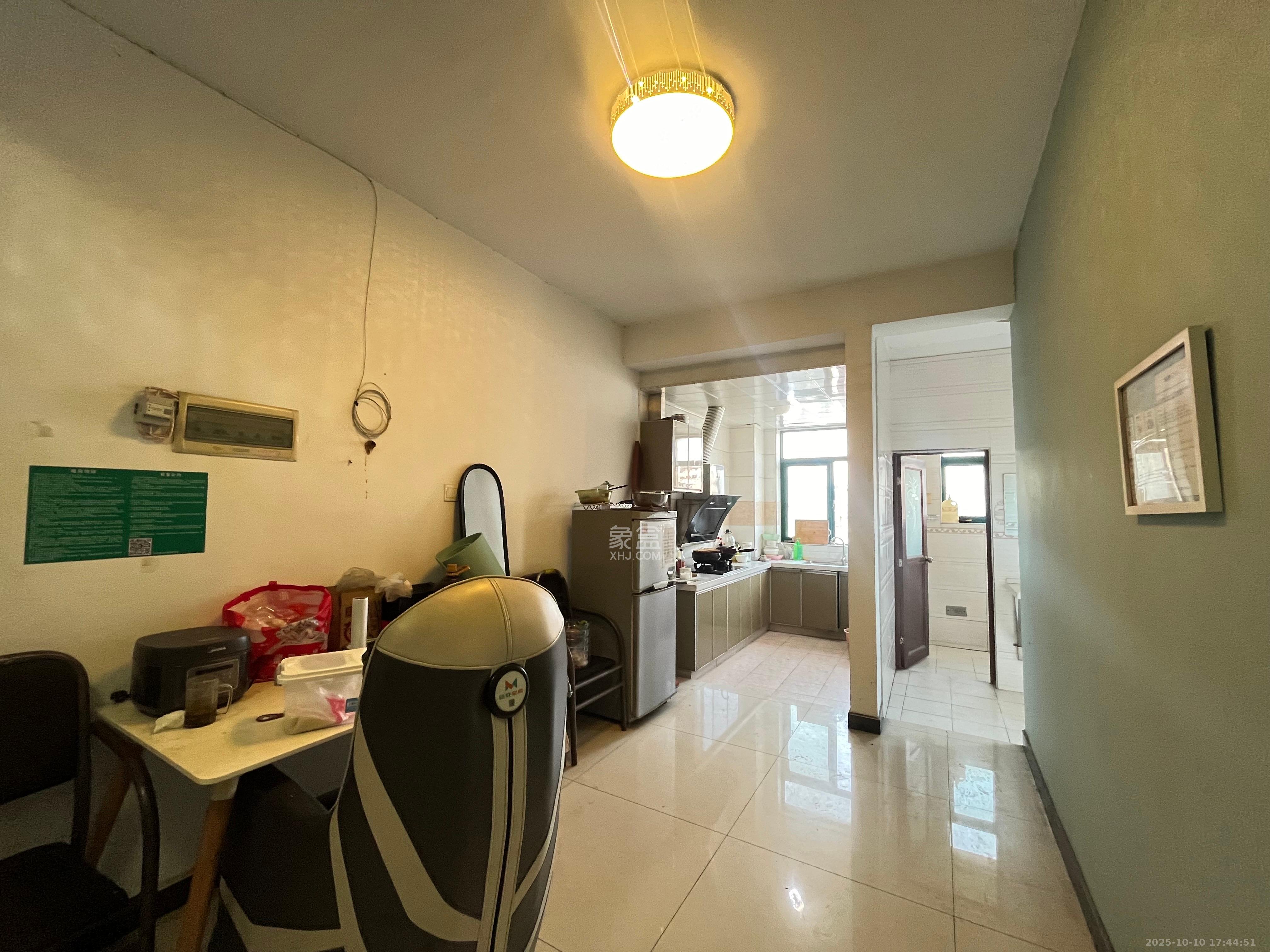 城西公寓(西城门第) 3室2厅1卫 600.0元/月 城西公寓(西城门第) 3室2厅1卫 600.0元/月室内图