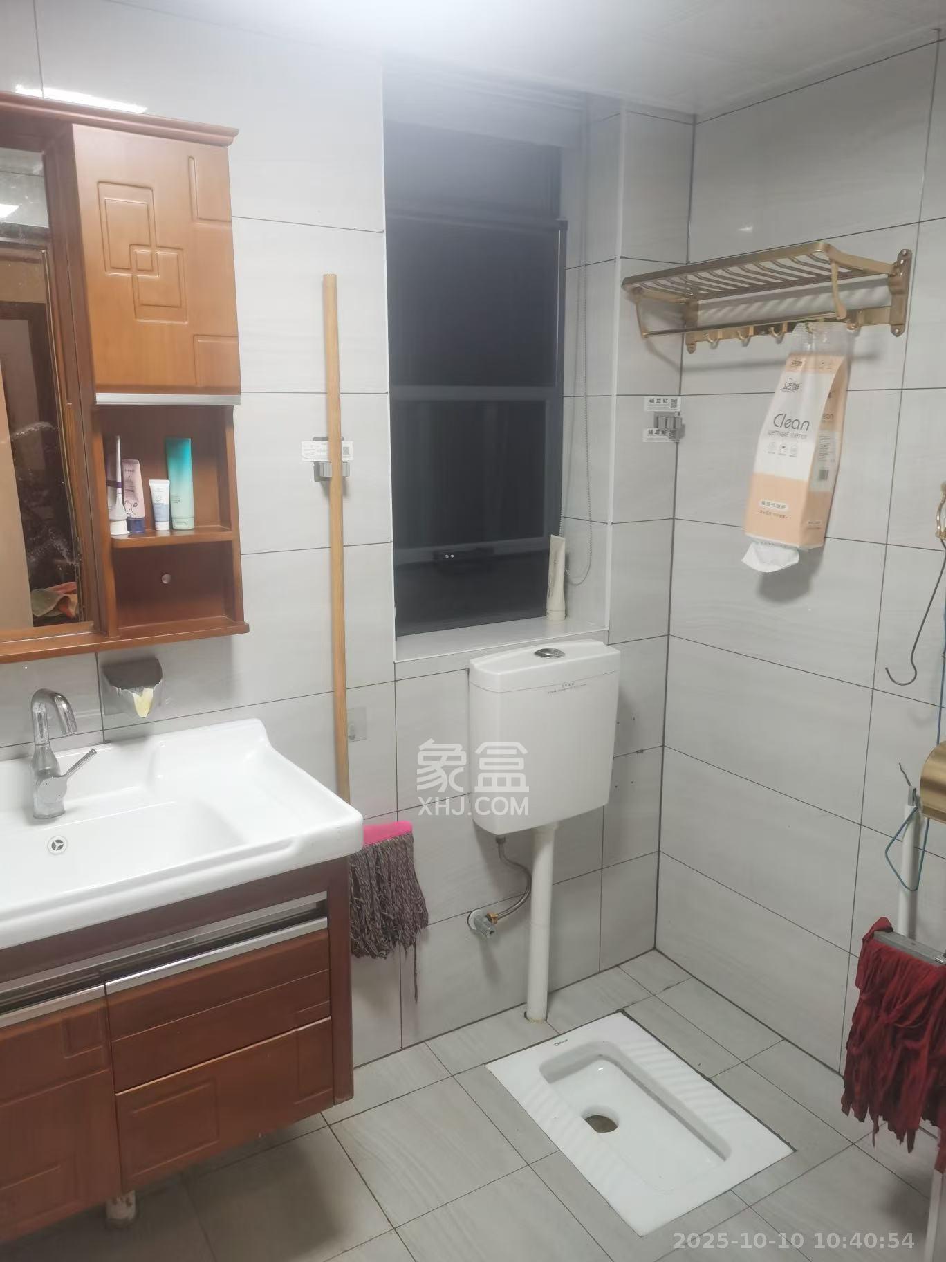 万达华府  3室2厅2卫    2000.0元/月室内图