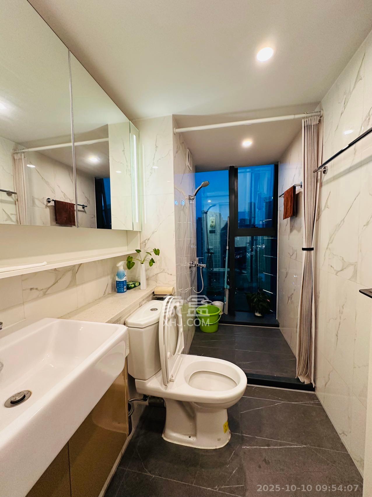 达美寰宇中心 2室2厅1卫 4000.0元/月 达美寰宇中心 2室2厅1卫 4000.0元/月室内图