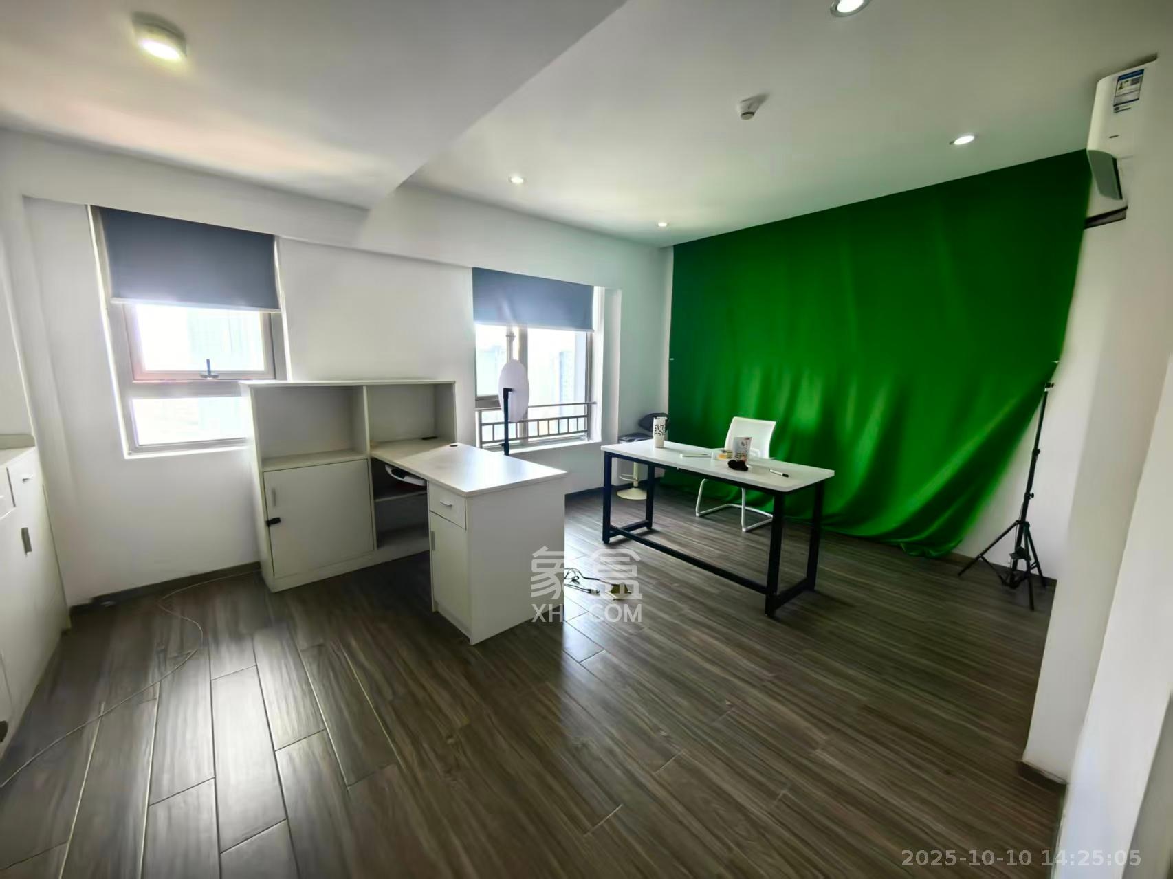 潮宗御苑 5室2厅2卫 8000.0元/月 潮宗御苑 5室2厅2卫 8000.0元/月室内图