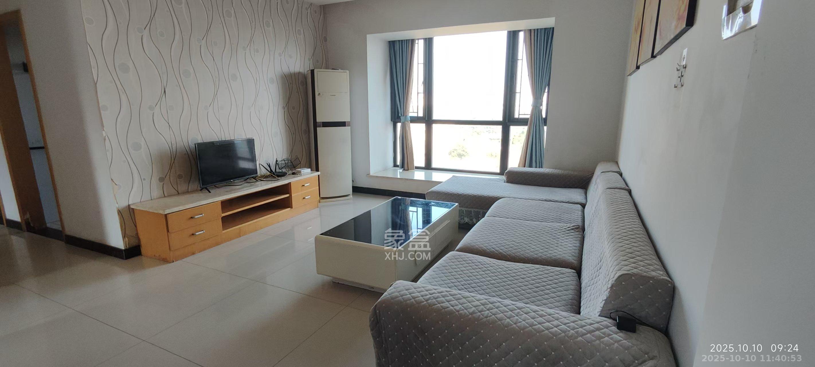 英郡年华  3室2厅2卫    2200.0元/月室内图