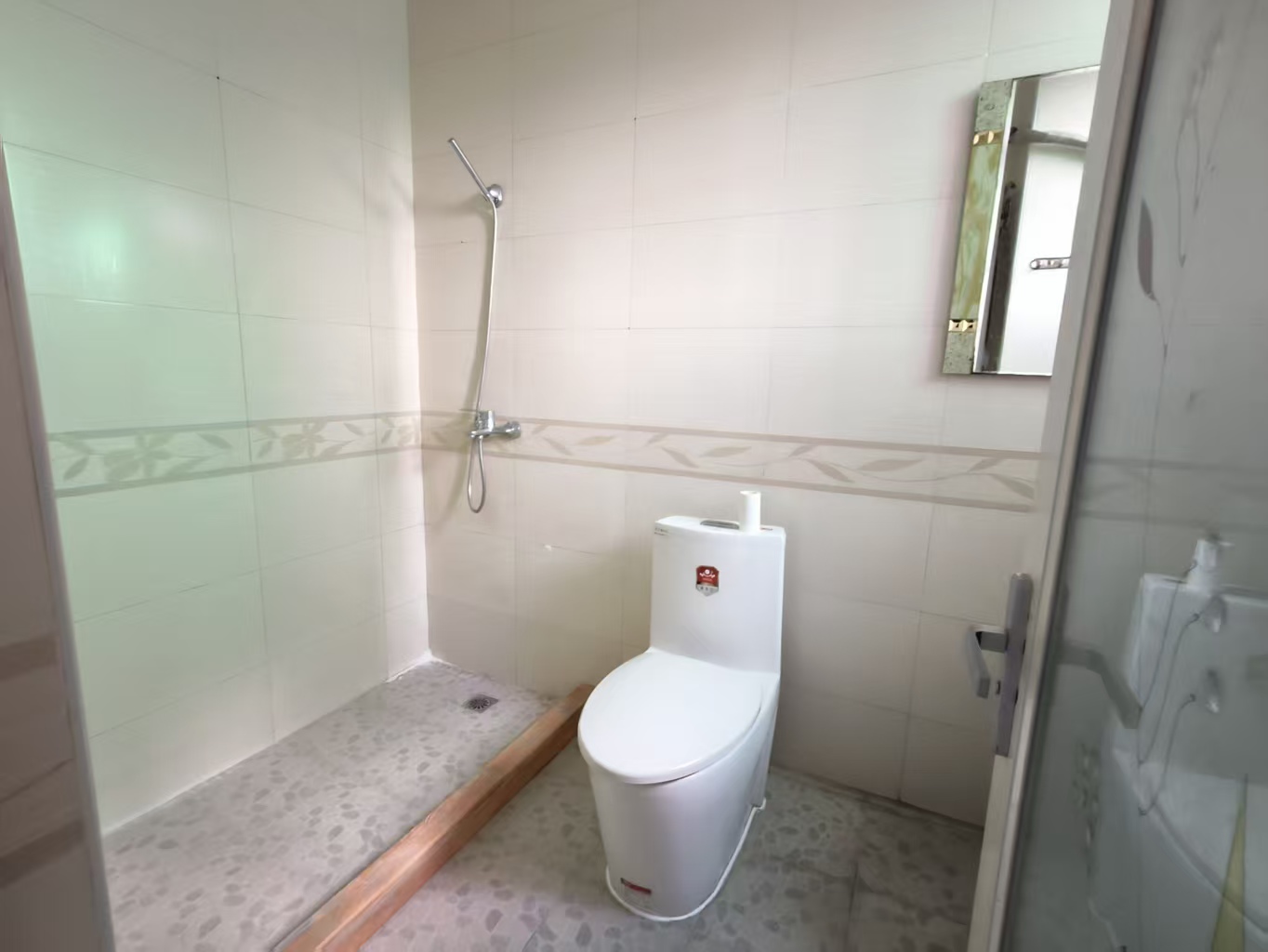 华贸大厦(华贸花苑) 3室2厅2卫 2600.0元/月 华贸大厦(华贸花苑) 3室2厅2卫 2600.0元/月户型图