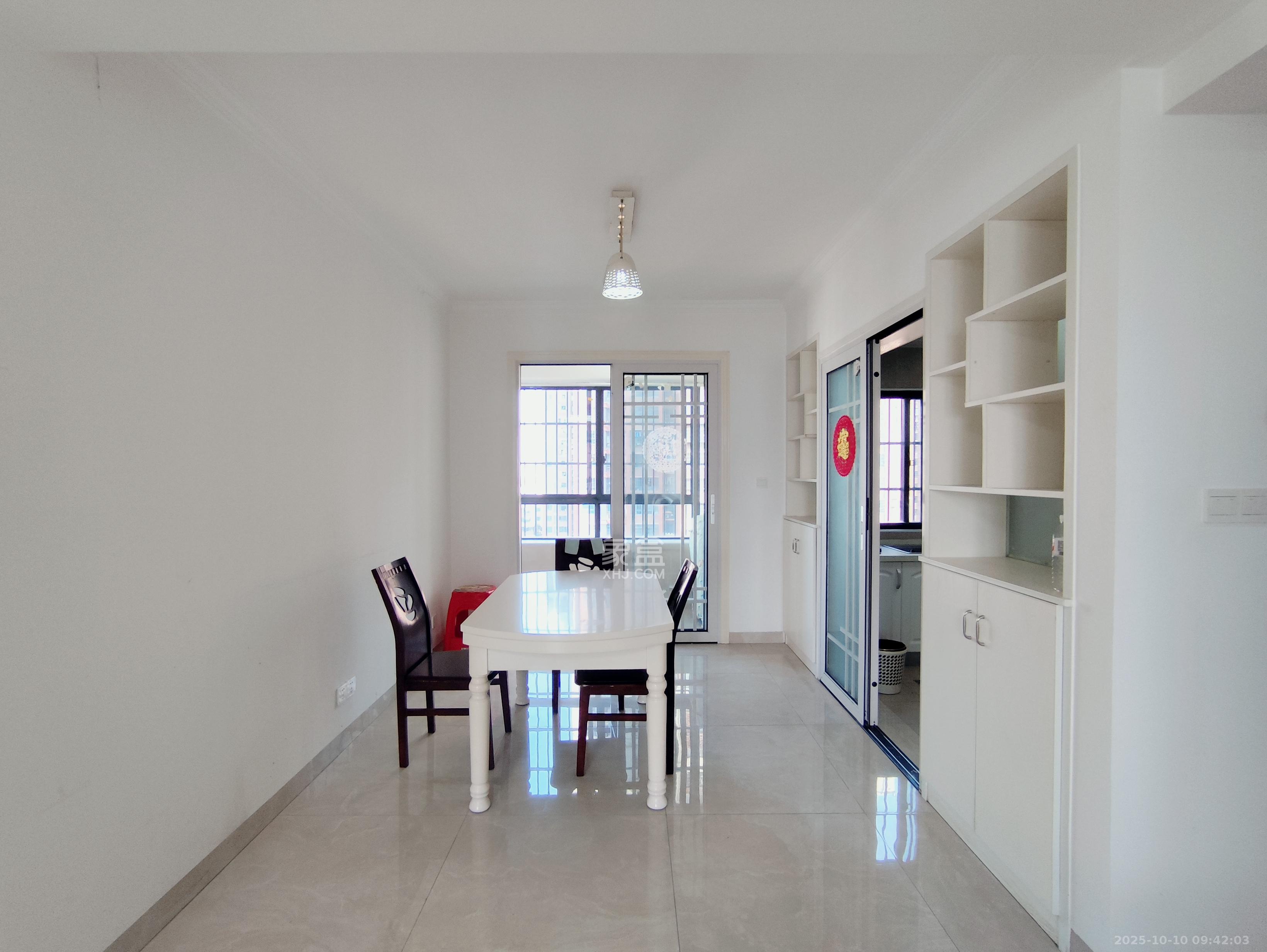 辉宏橄榄城  4室2厅2卫    2200.0元/月室内图