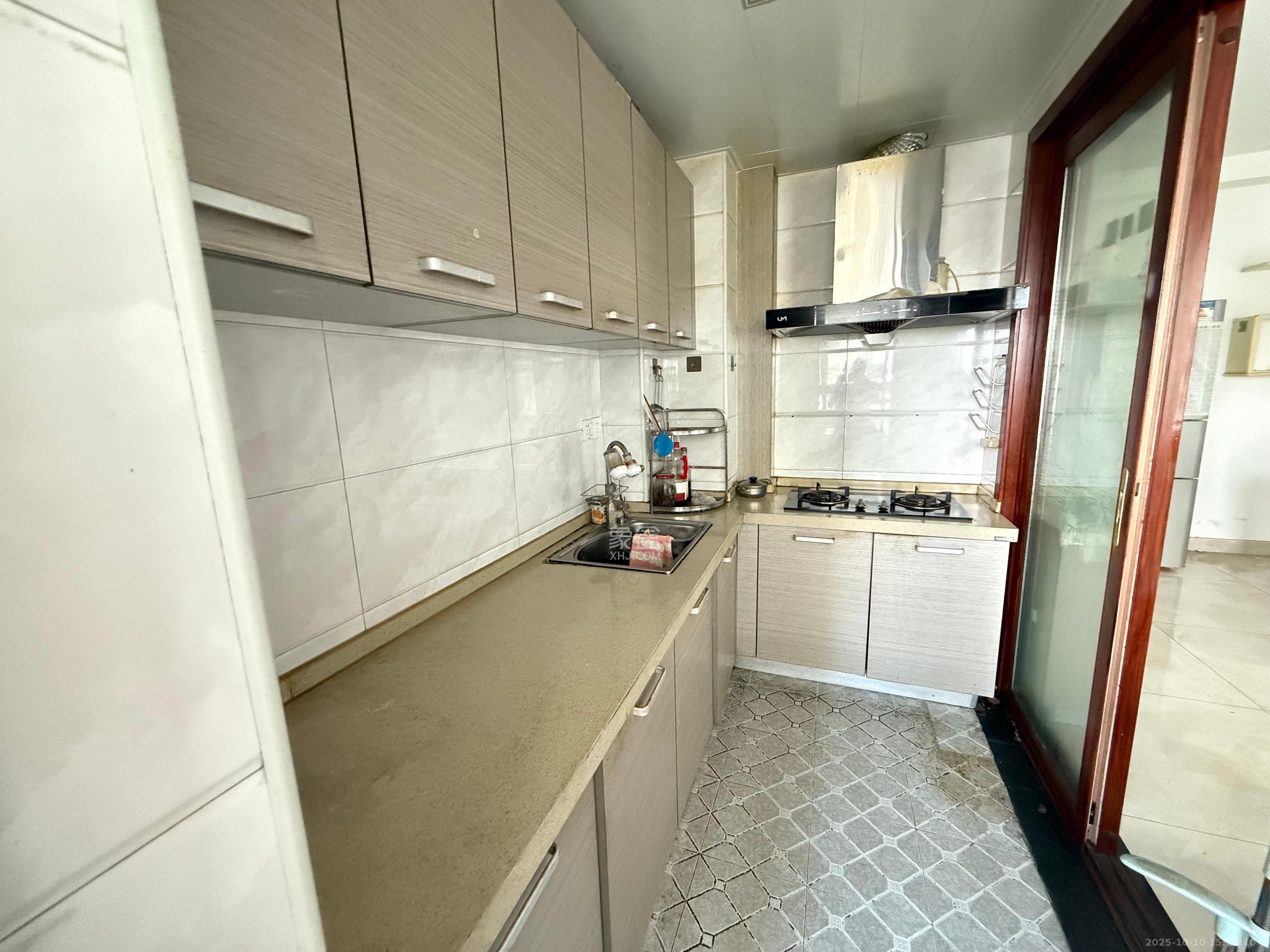 好莱城(弘德西街) 3室2厅1卫 2100.0元/月 好莱城(弘德西街) 3室2厅1卫 2100.0元/月室内图