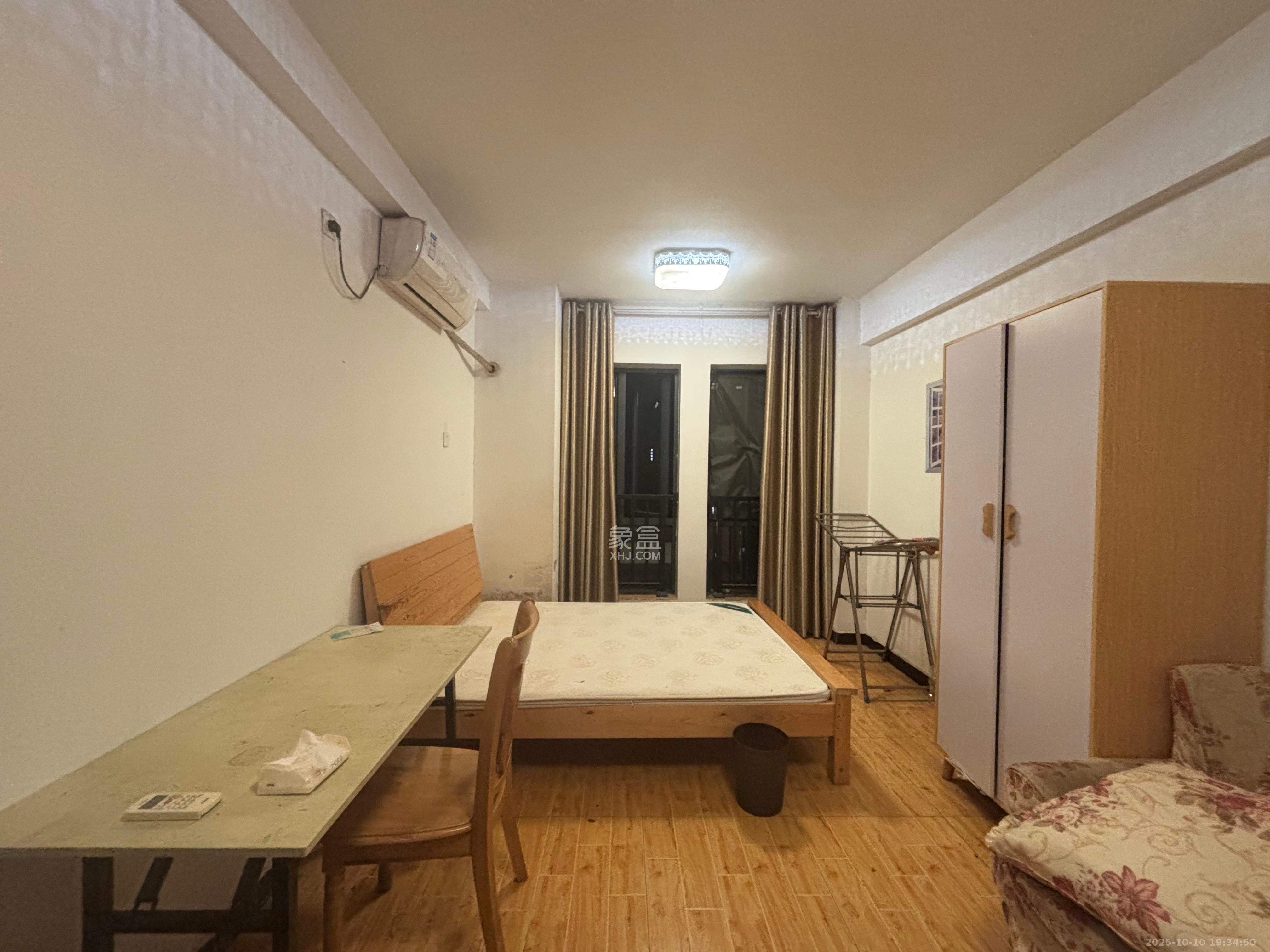 中建芙蓉工社  1室1厅1卫    900.0元/月室内图