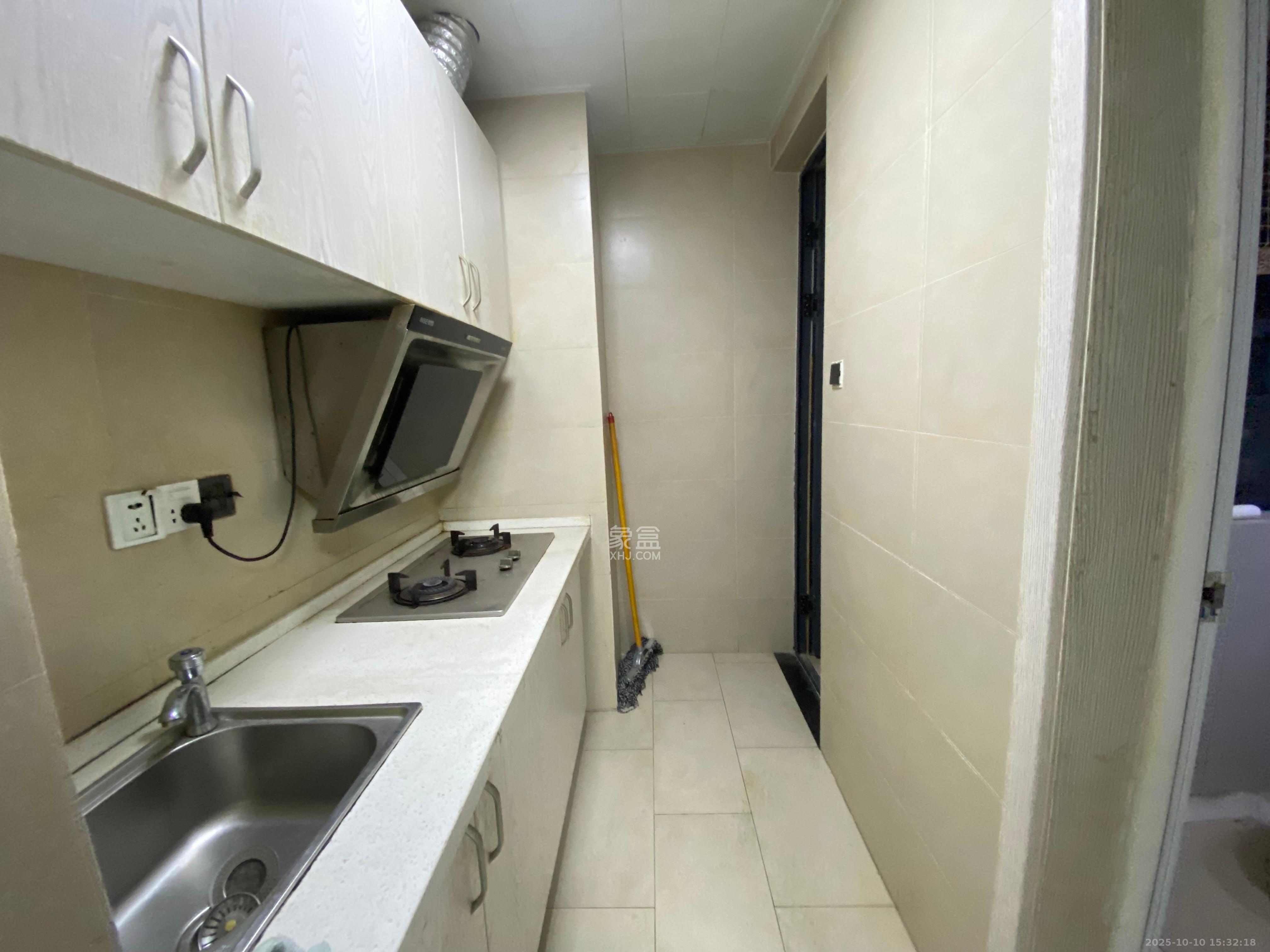 中建芙蓉工社  1室1厅1卫    1300.0元/月室内图