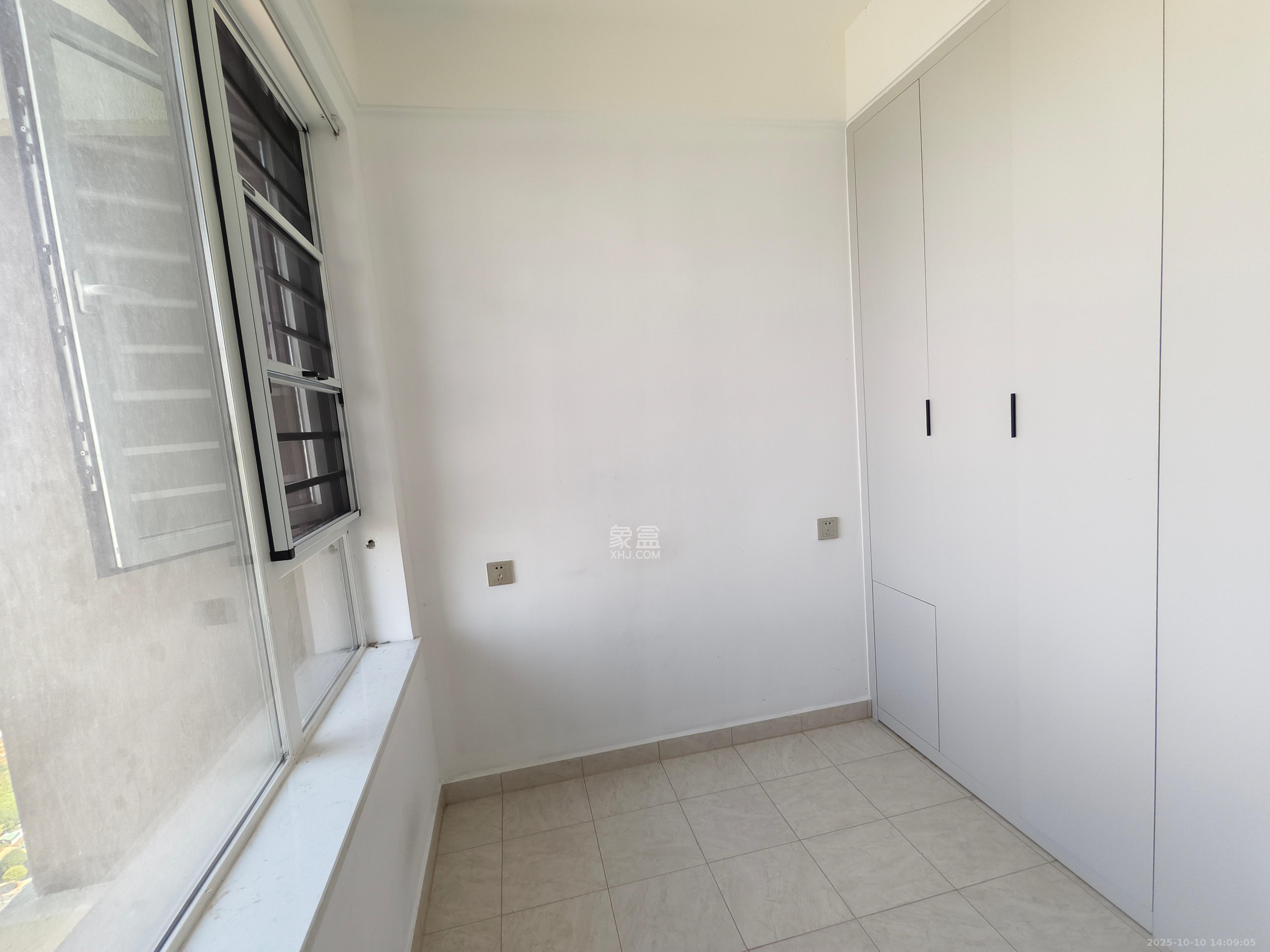 中欣楚天御府E区  3室2厅2卫    4000.0元/月室内图