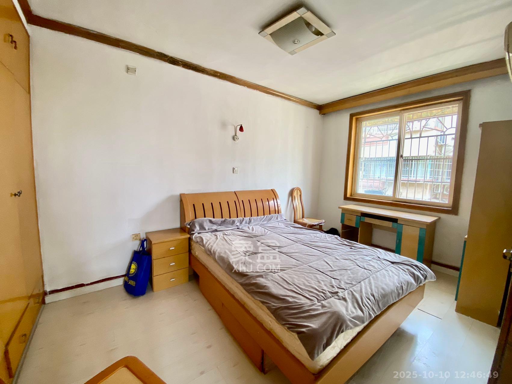 德政园  2室2厅1卫    1400.0元/月室内图