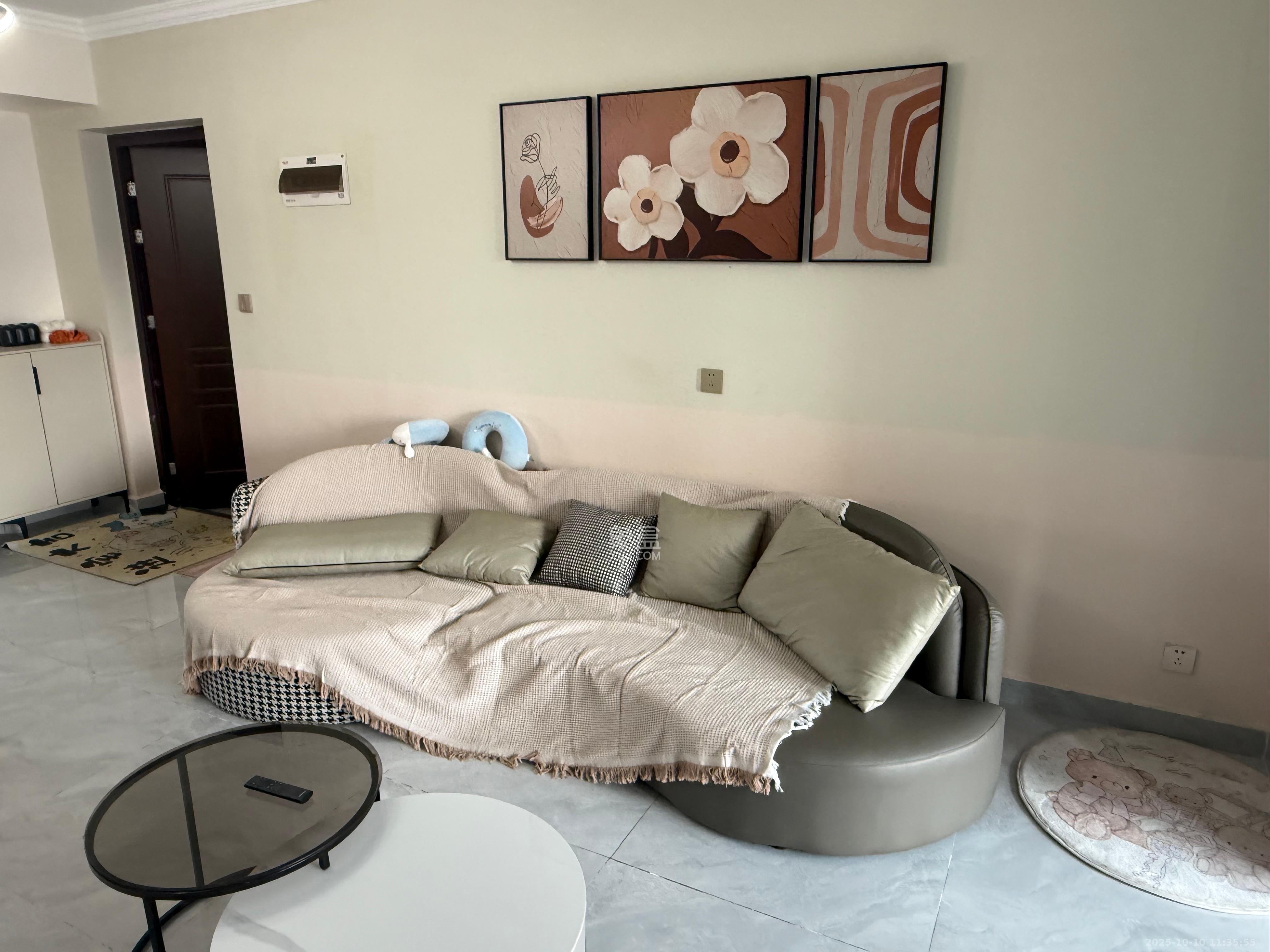 阳光城尚东湾愉景苑  4室1厅2卫    3200.0元/月 阳光城尚东湾愉景苑  4室1厅2卫    3200.0元/月