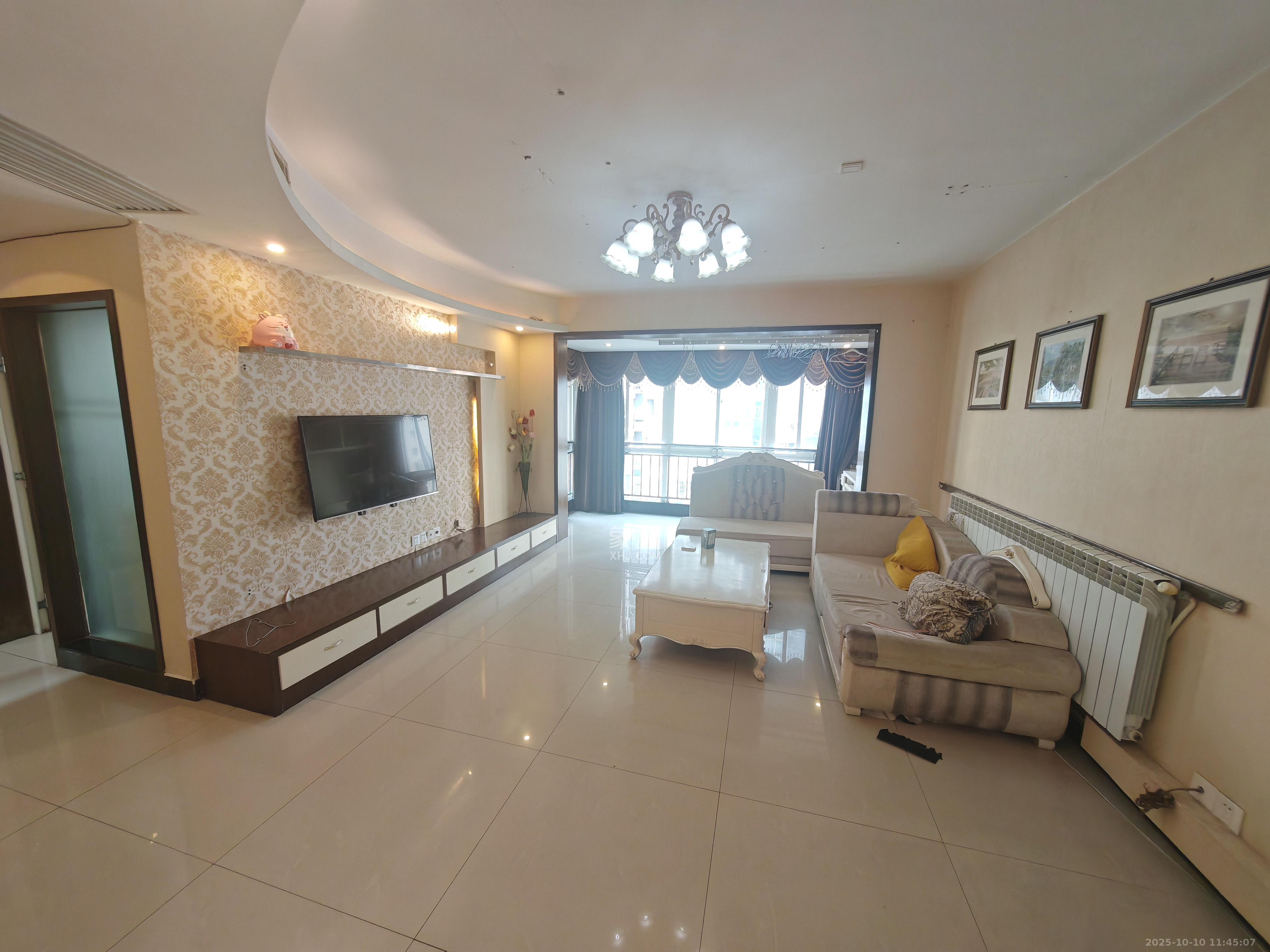 五一华府 3室2厅2卫 5000.0元/月 五一华府 3室2厅2卫 5000.0元/月室内图