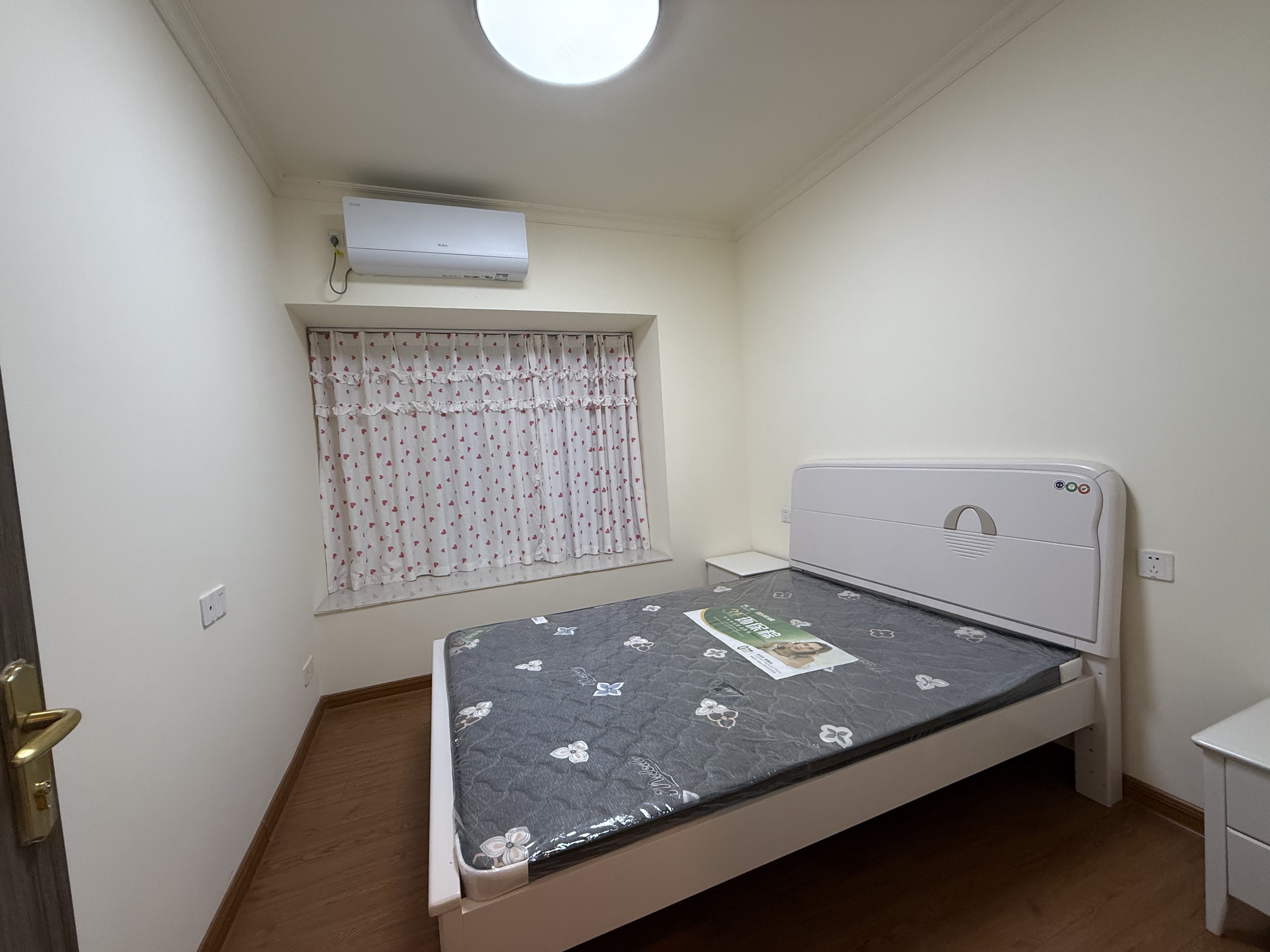 碧桂园豪园 4室2厅2卫 1800.0元/月 碧桂园豪园 4室2厅2卫 1800.0元/月室内图