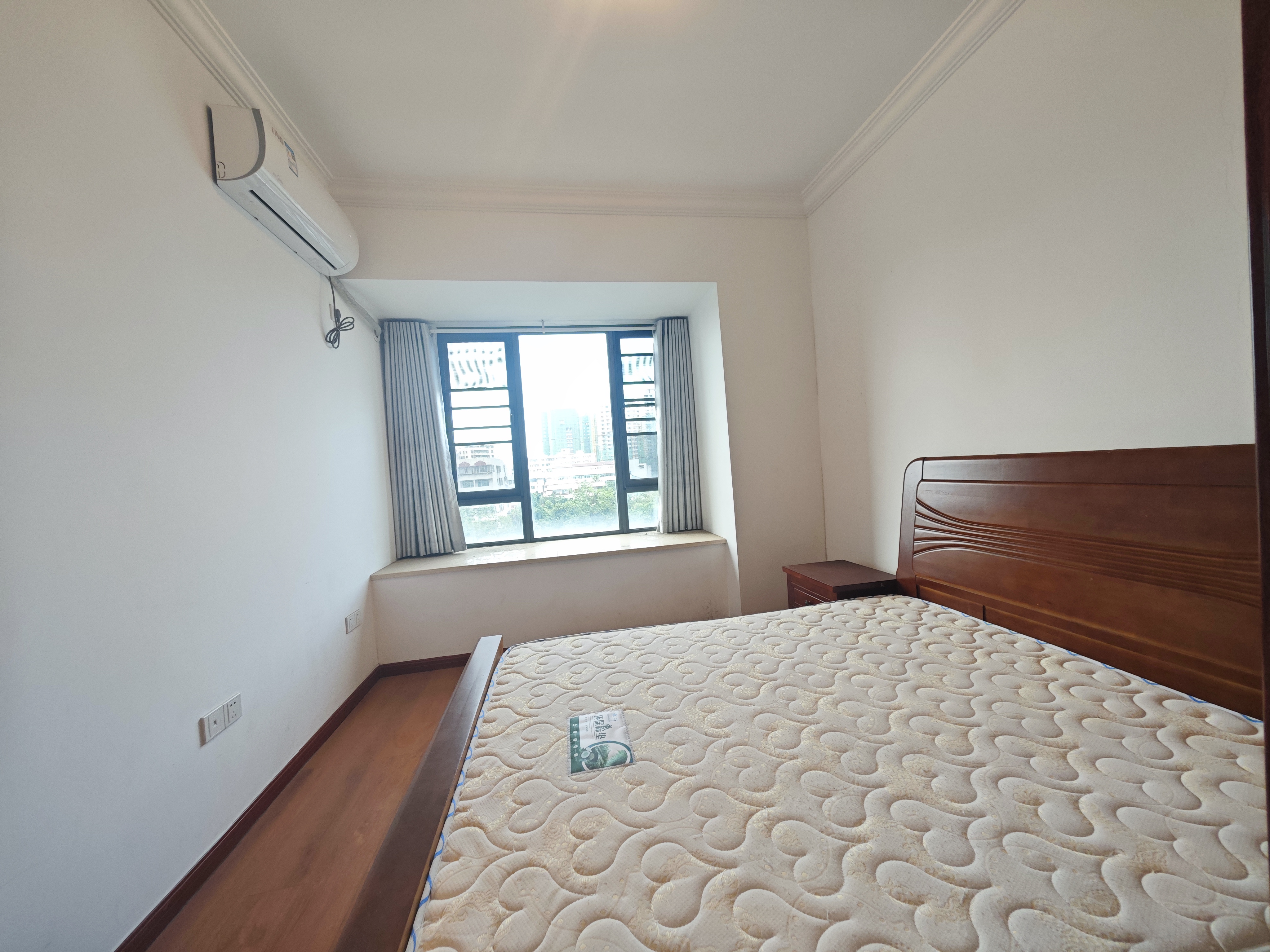 海航豪庭北苑  3室2厅2卫    5000.0元/月室内图