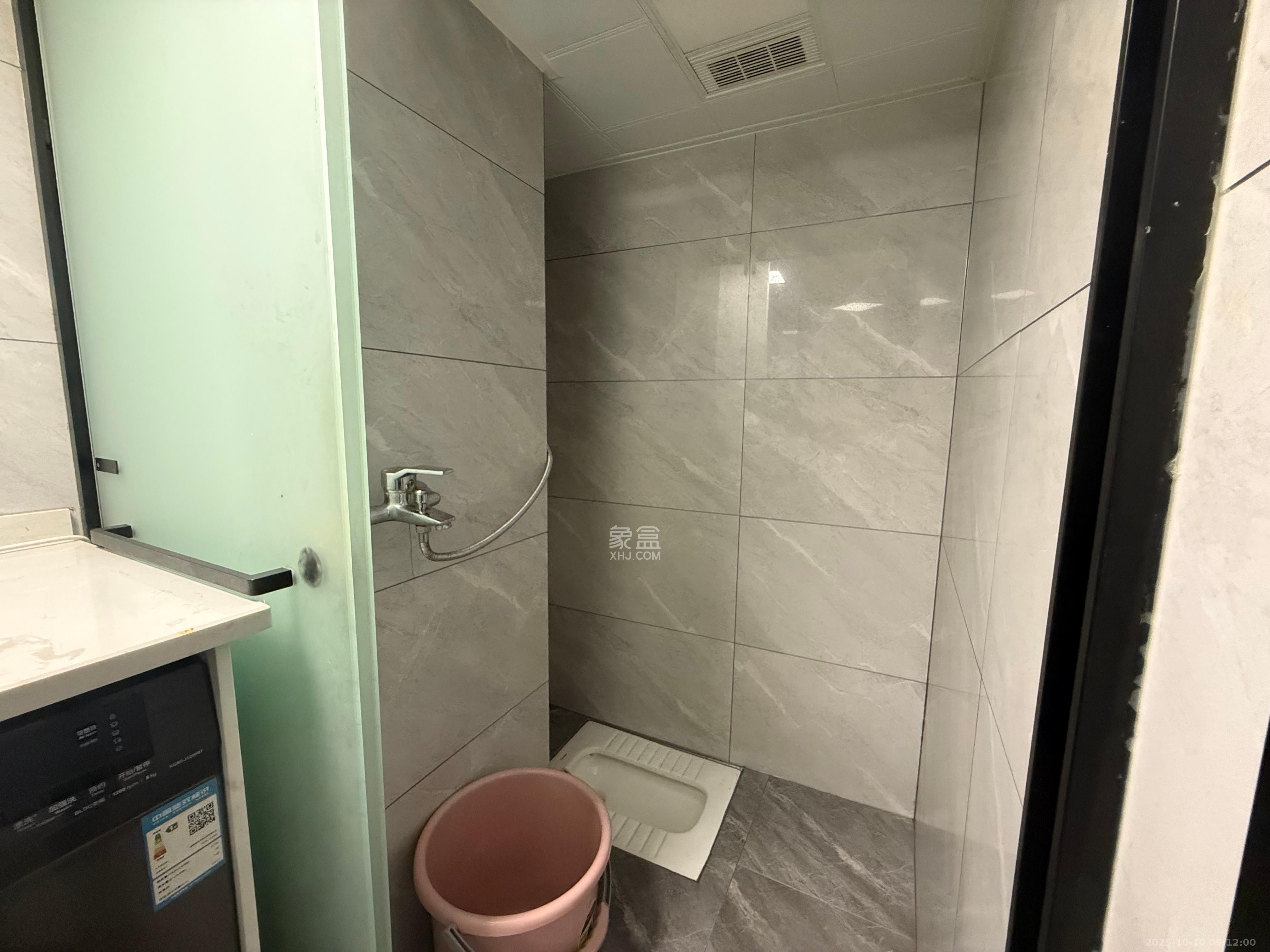 新城悦隽公园  2室1厅1卫    1700.0元/月室内图