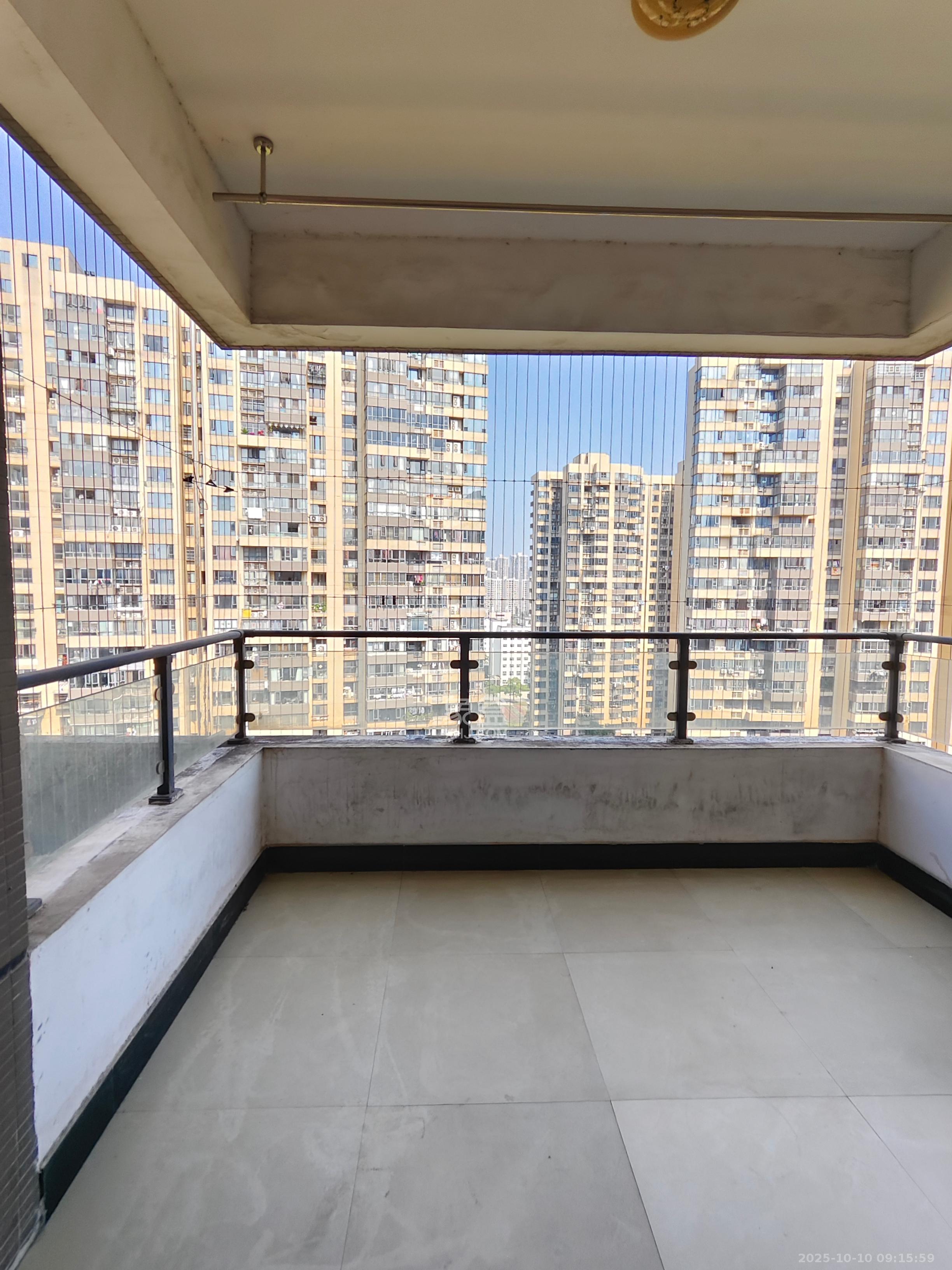 长房时代城 3室2厅2卫 3000.0元/月 长房时代城 3室2厅2卫 3000.0元/月室内图