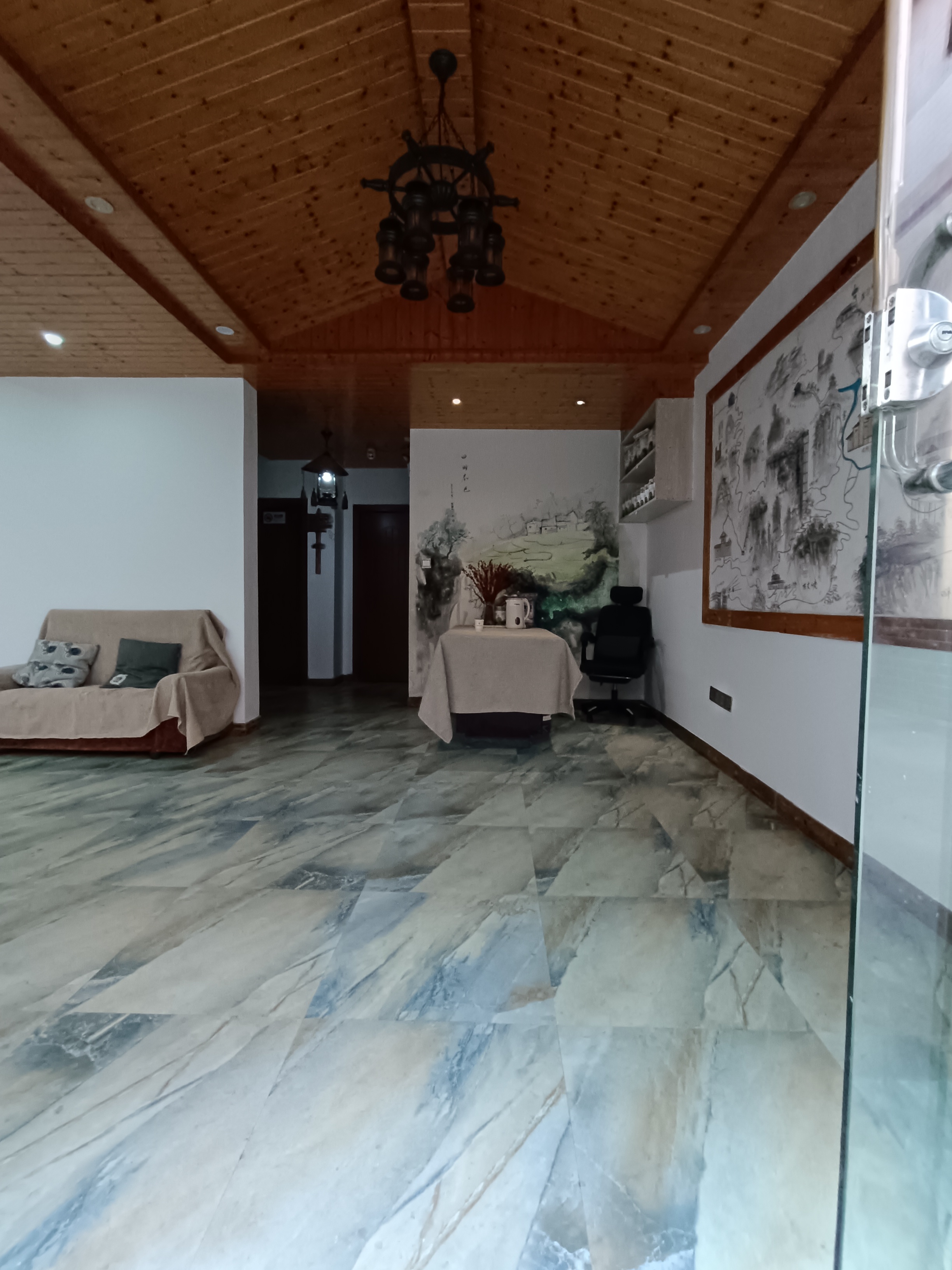 黄金塔安置小区散盘 10室2厅4卫 3300.0元/月 黄金塔安置小区散盘 10室2厅4卫 3300.0元/月室内图