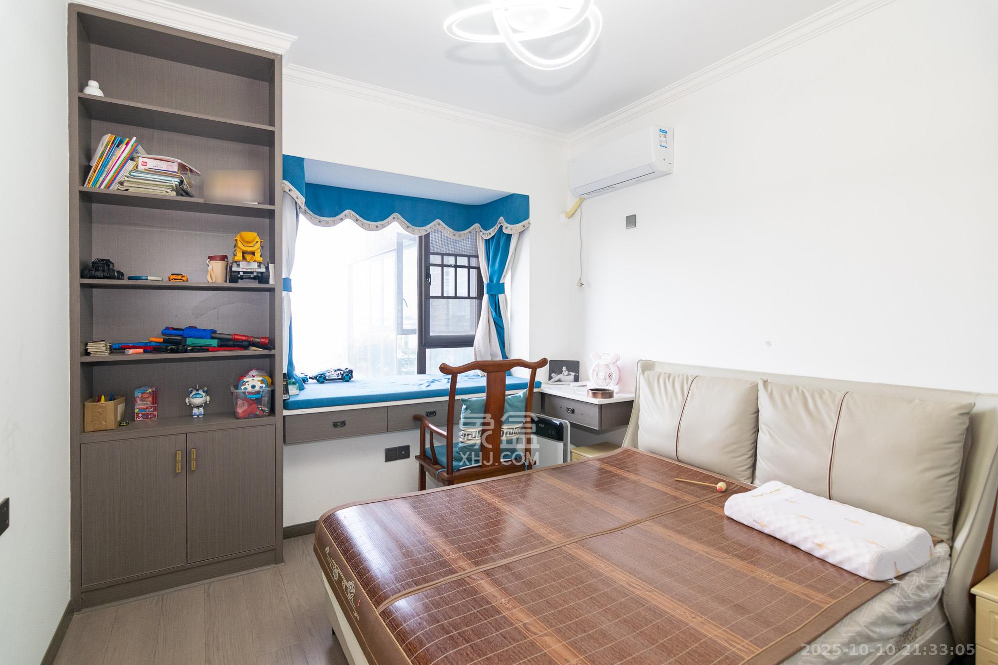 高域自然城 4室2厅2卫 145.0万 高域自然城 4室2厅2卫 145.0万卧室