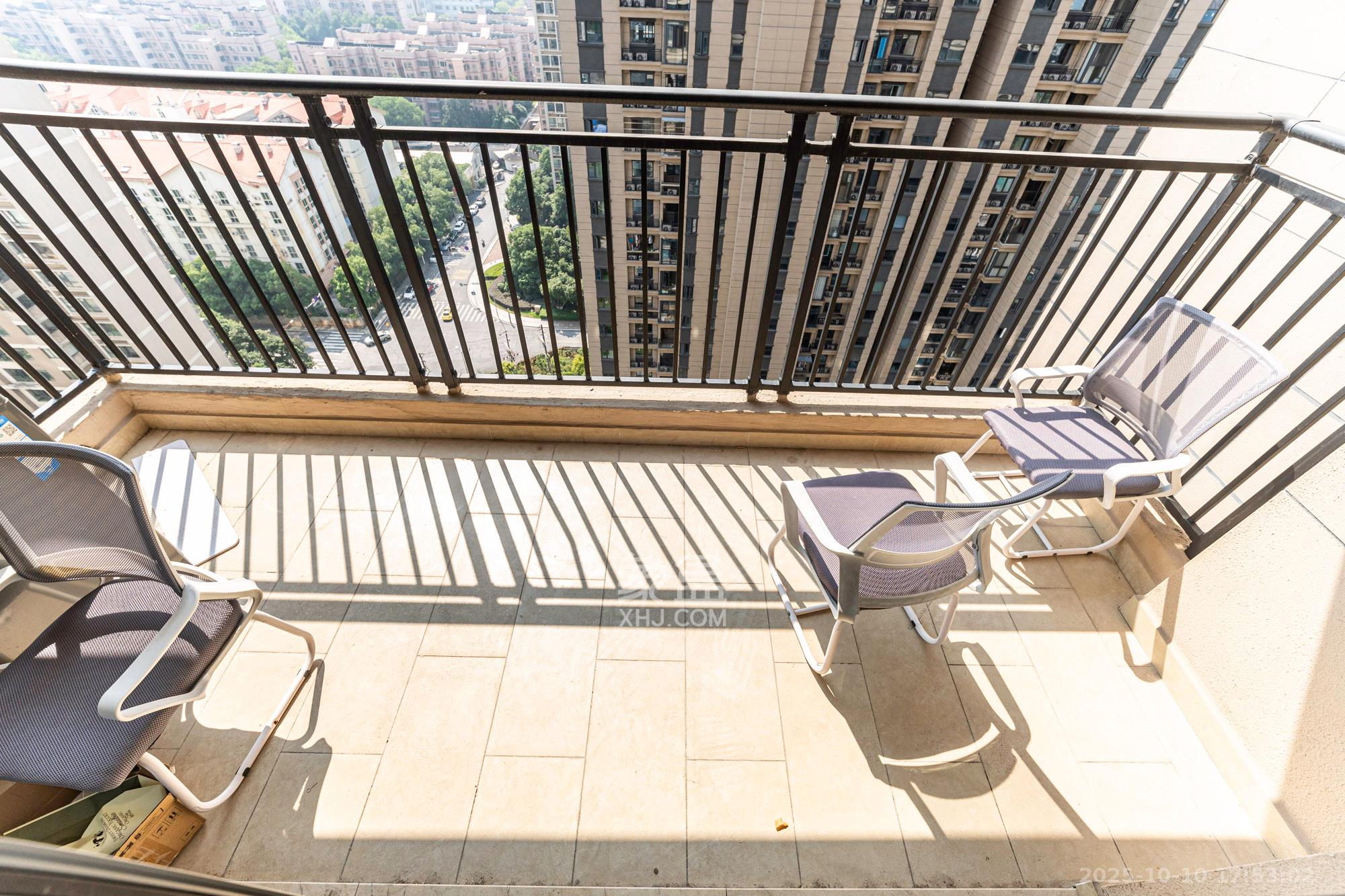 恒大雅苑  4室2厅2卫    158.0万阳台