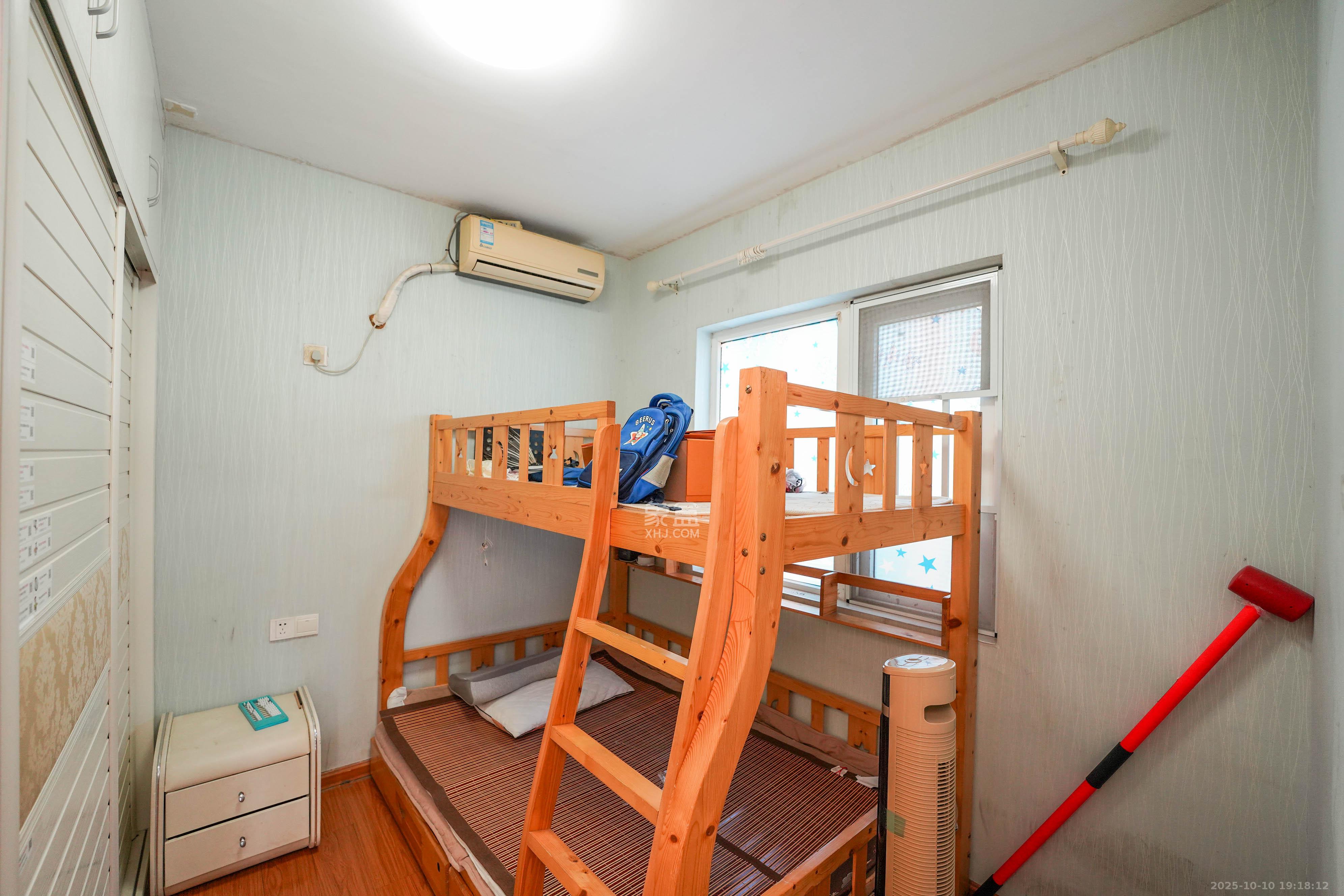 嘉华城(一期) 2室2厅1卫 86.0万 嘉华城(一期) 2室2厅1卫 86.0万卧室