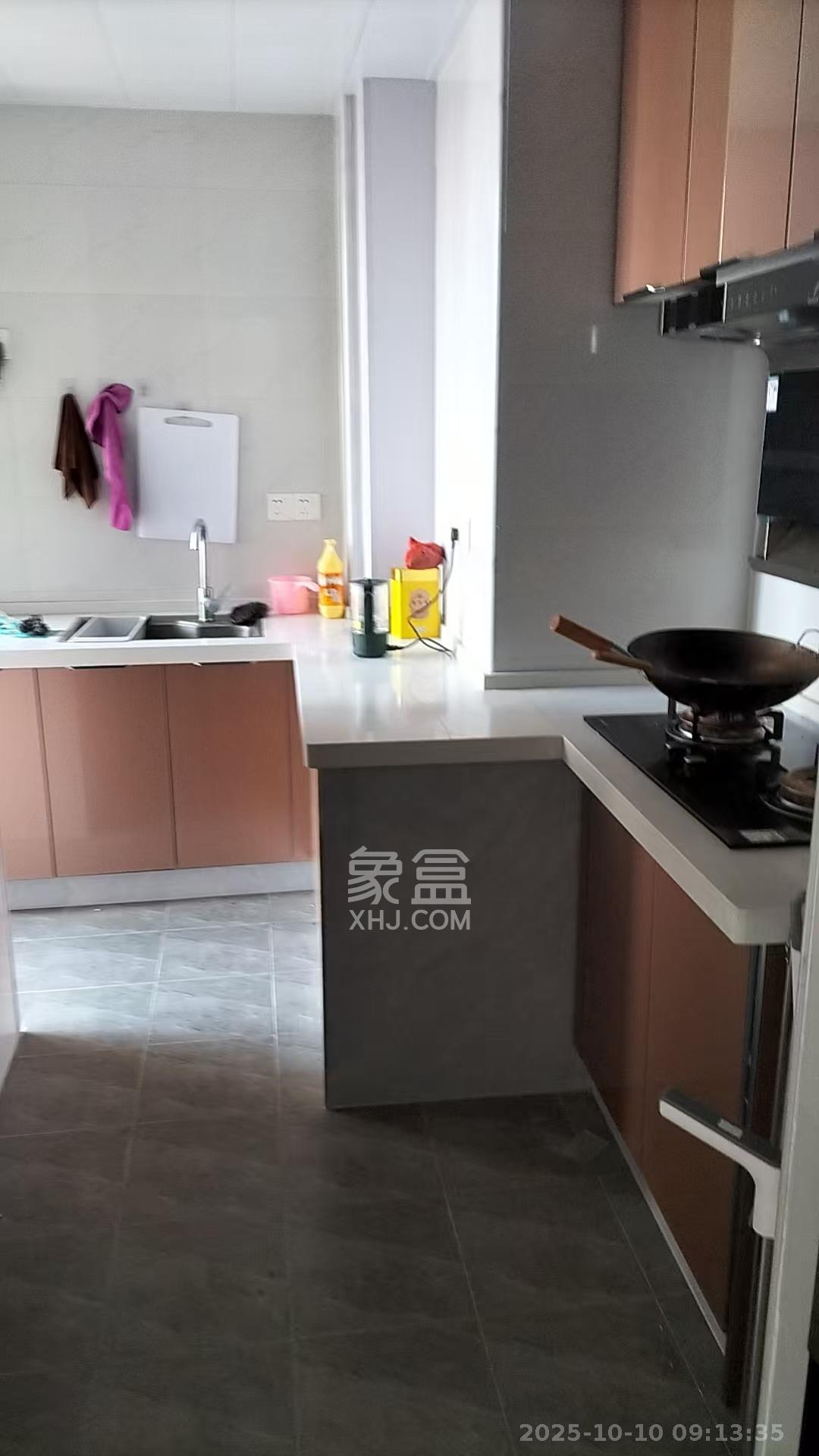 山水新城 2室2厅1卫 1800.0元/月 山水新城 2室2厅1卫 1800.0元/月室内图