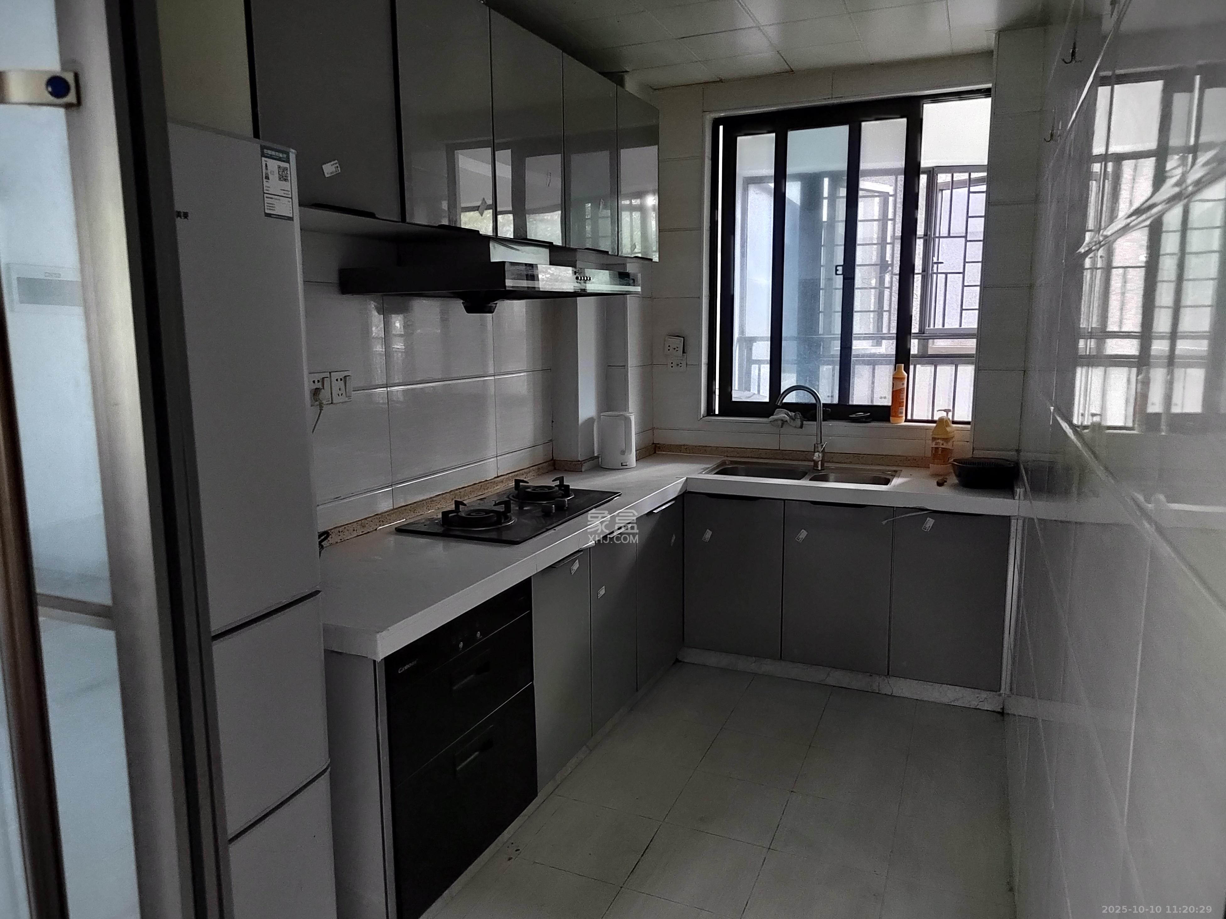 湘域熙岸 3室2厅2卫 3600.0元/月 湘域熙岸 3室2厅2卫 3600.0元/月室内图