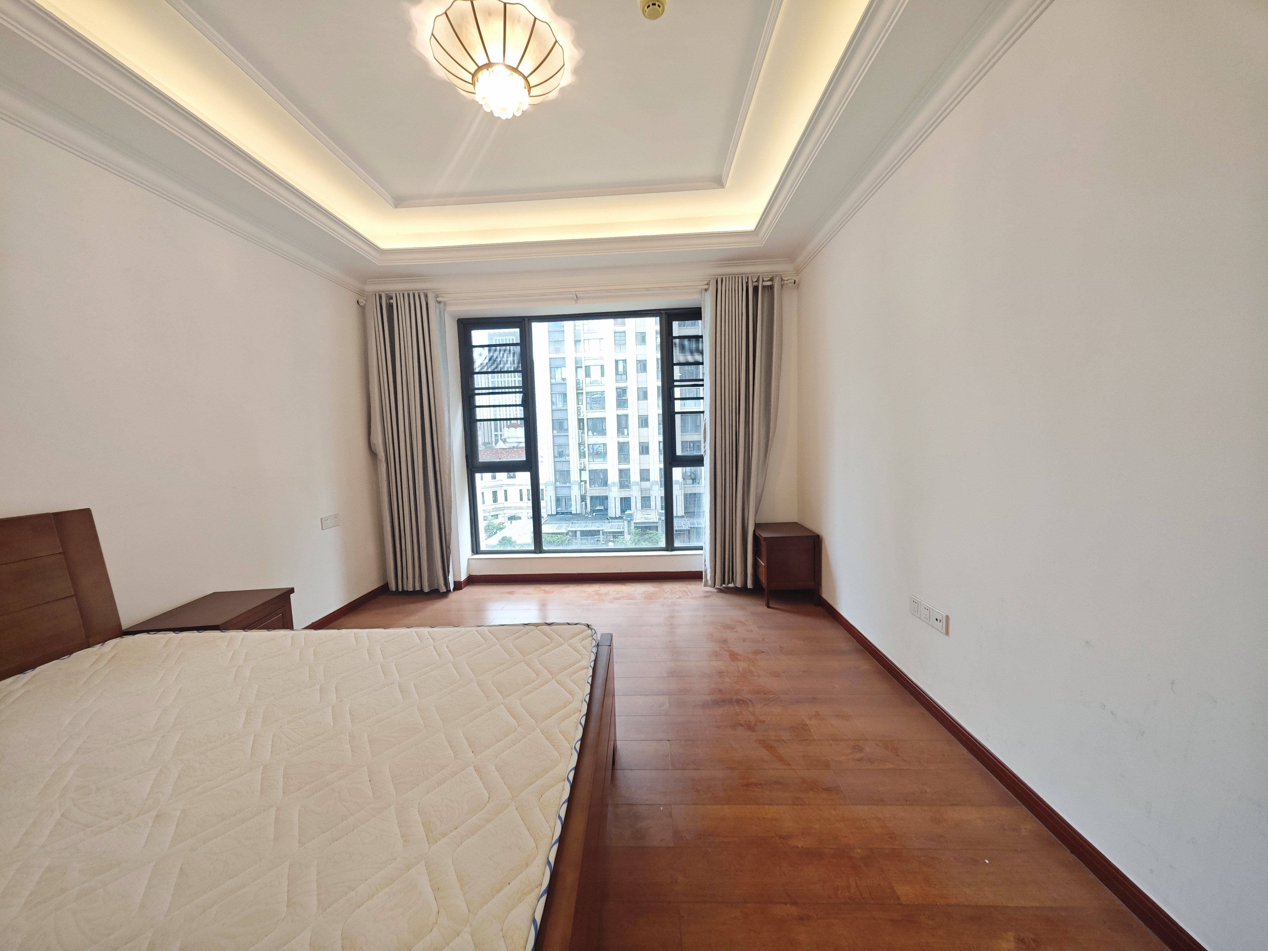 海航豪庭北苑  3室2厅2卫    5000.0元/月室内图