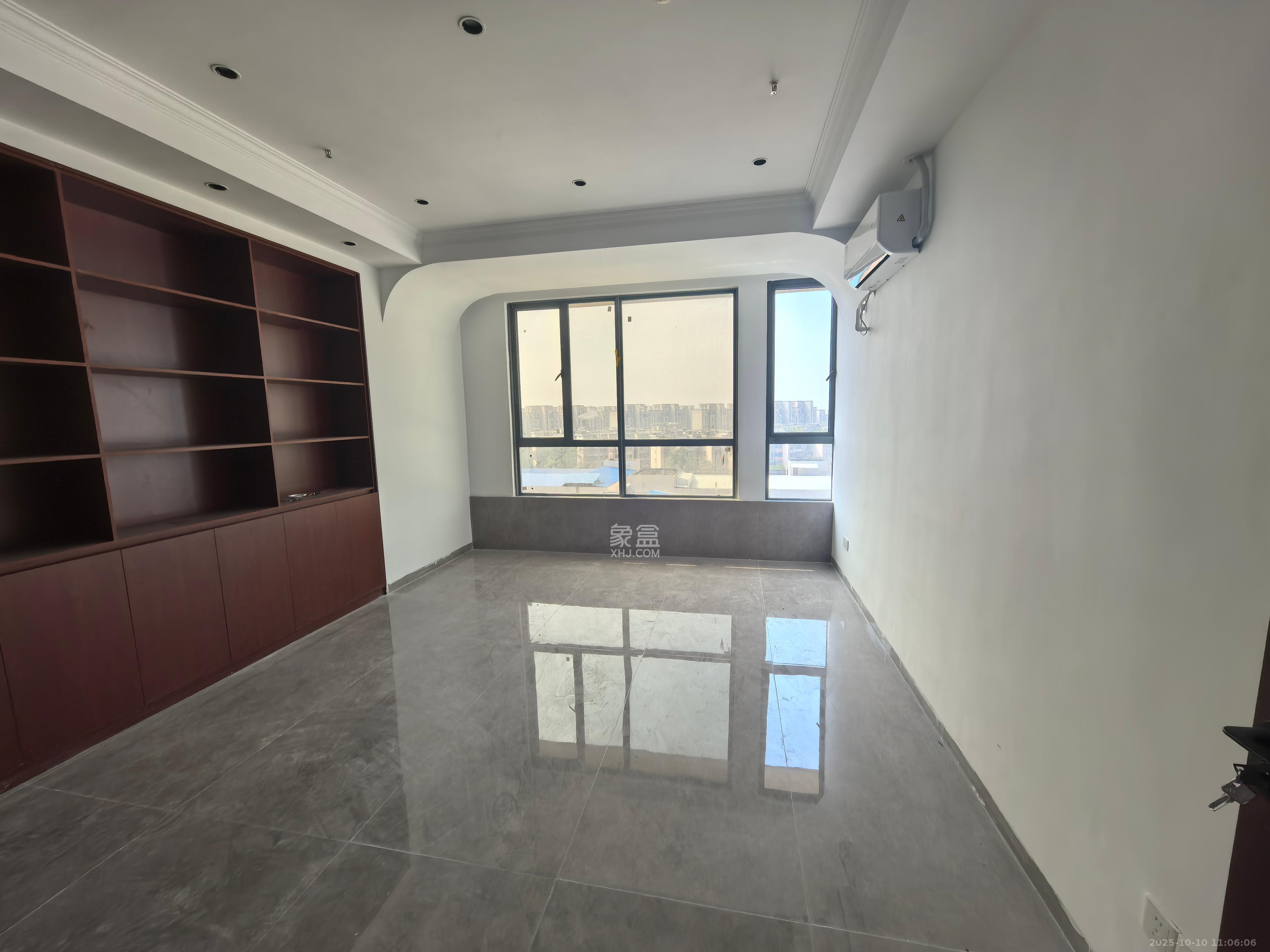 天经国际企业街区   260.0㎡      12000.0元/月室内图