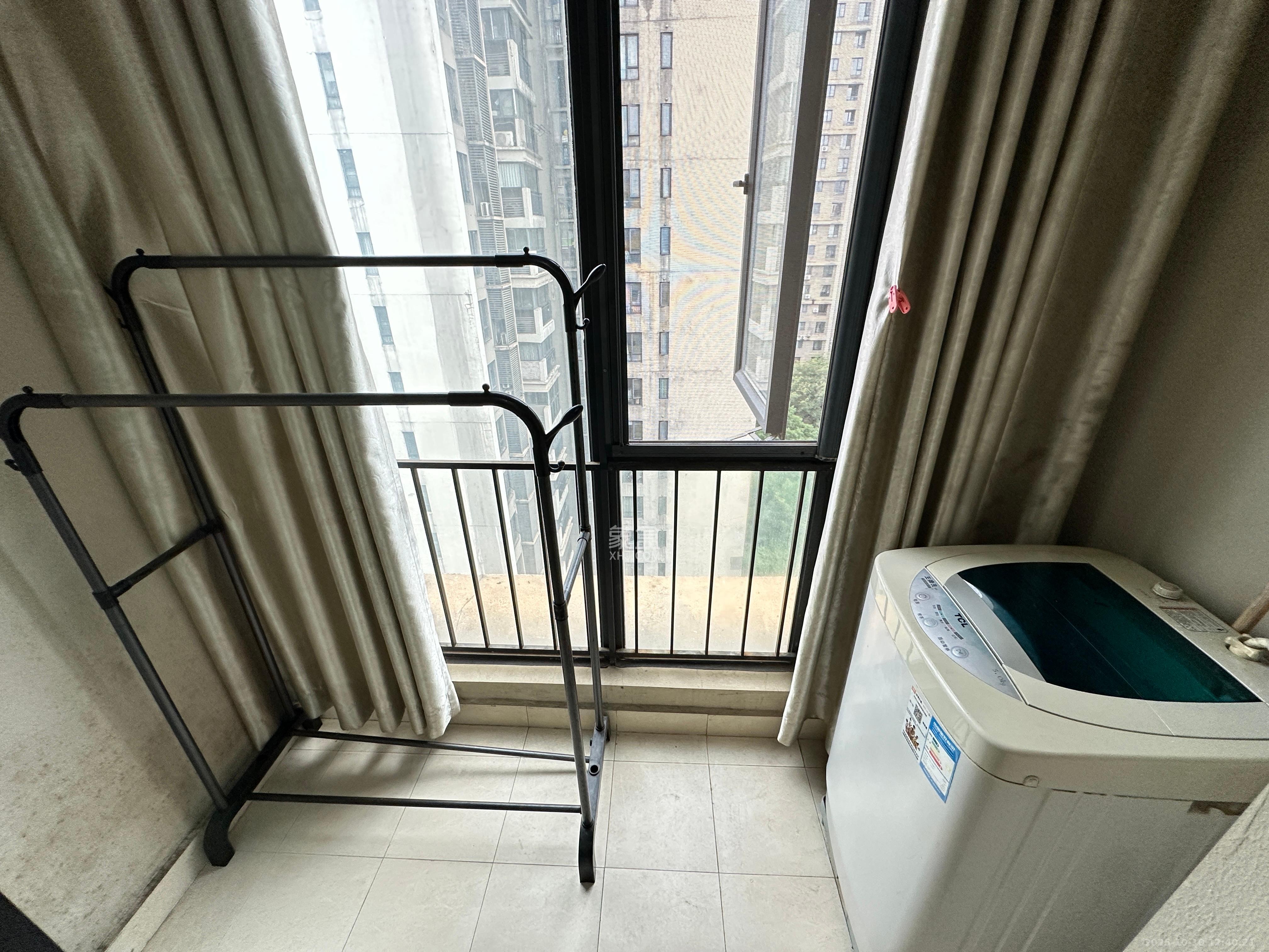 万科城  1室1厅1卫    1400.0元/月室内图