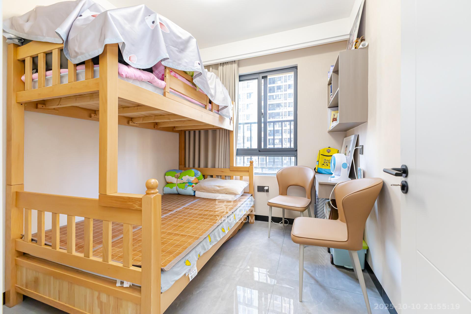 明发阅江悦府  3室2厅2卫    115.0万 明发阅江悦府  3室2厅2卫    115.0万卧室