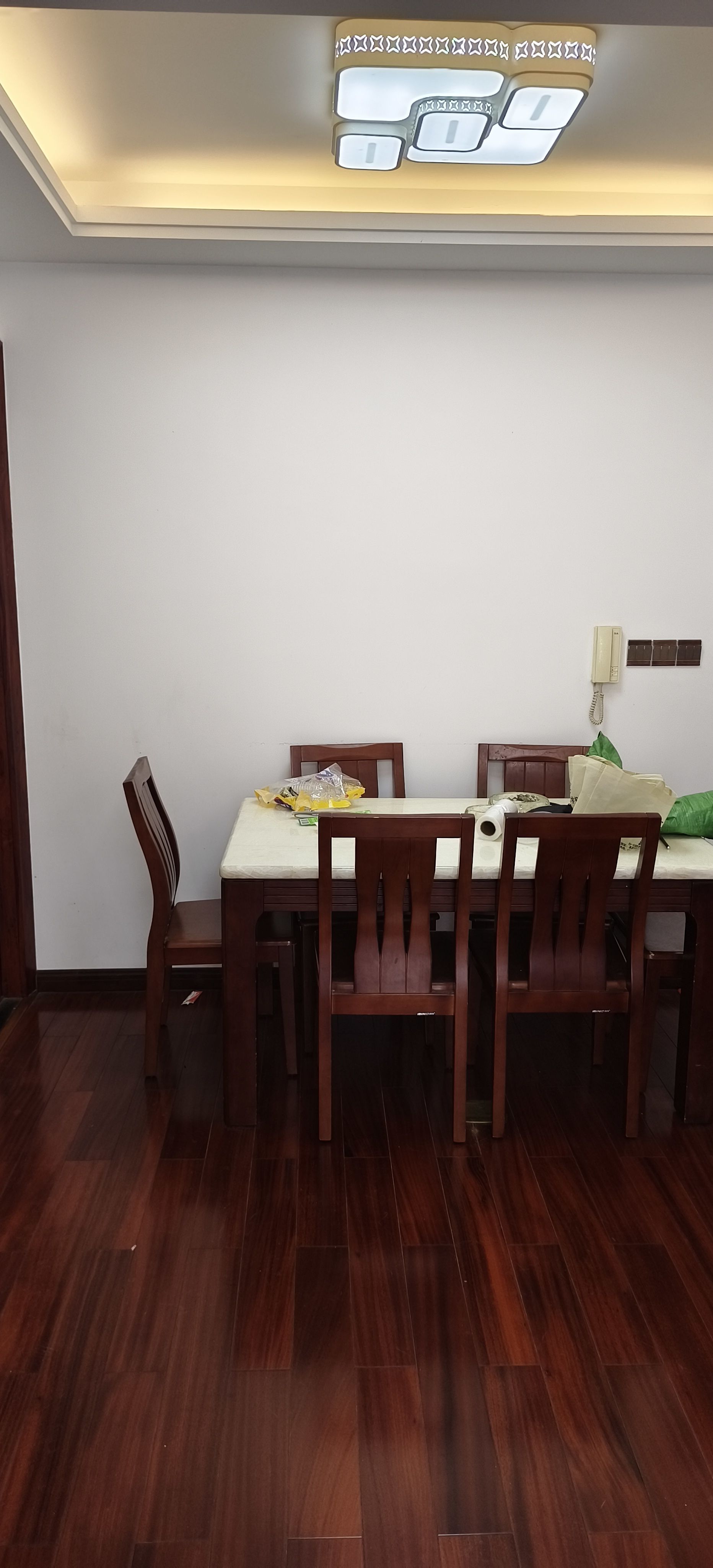 鸿泰冶金雅苑 3室2厅2卫 2000.0元/月 鸿泰冶金雅苑 3室2厅2卫 2000.0元/月室内图