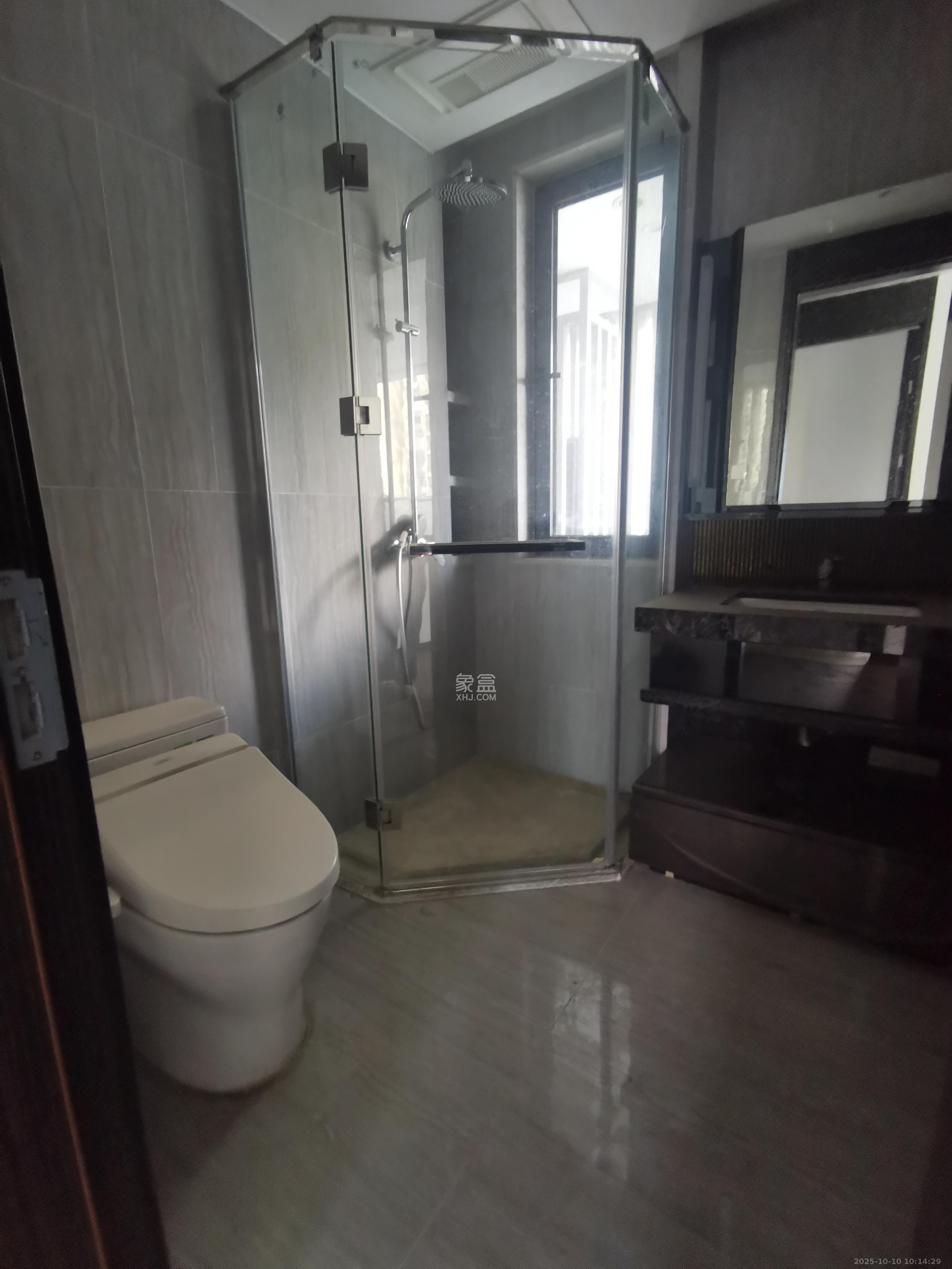 珠江颐德公馆  4室2厅2卫    10000.0元/月室内图