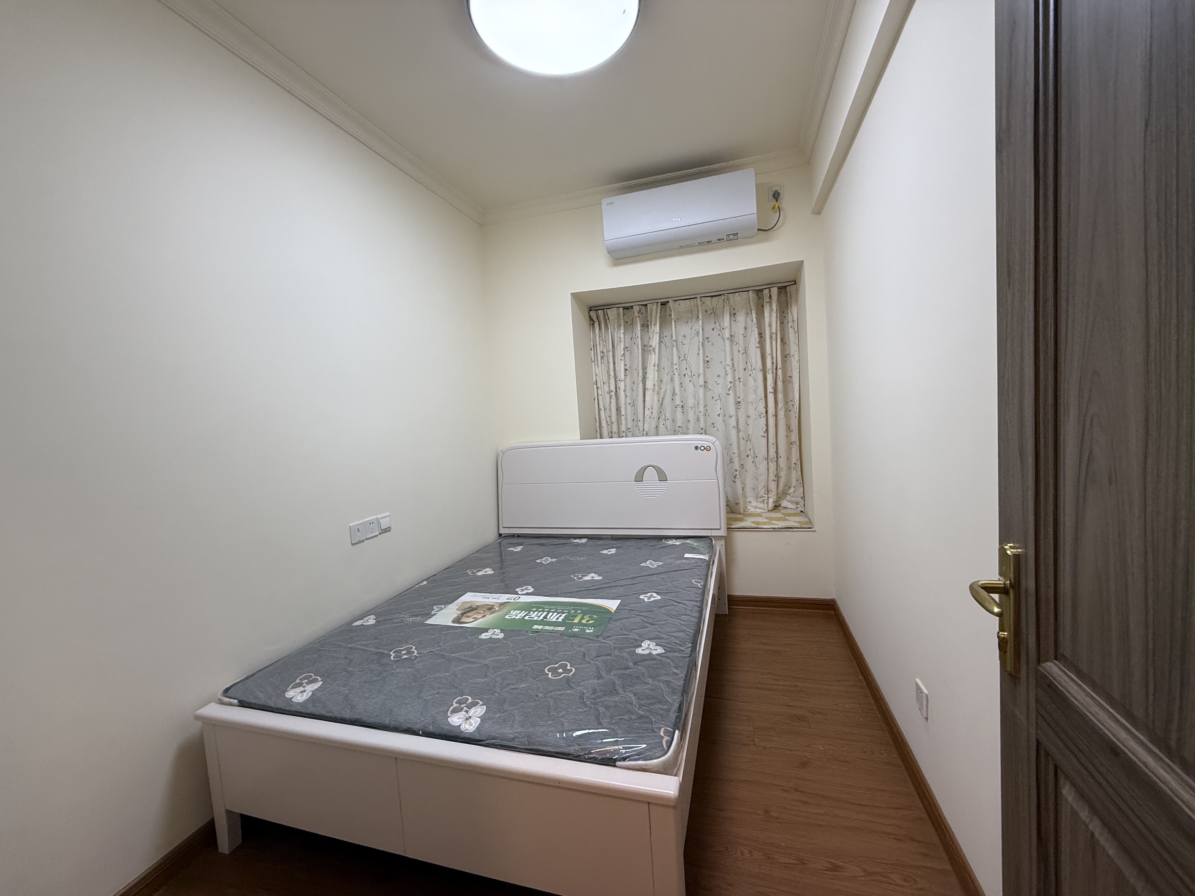 碧桂园豪园 4室2厅2卫 1800.0元/月 碧桂园豪园 4室2厅2卫 1800.0元/月室内图