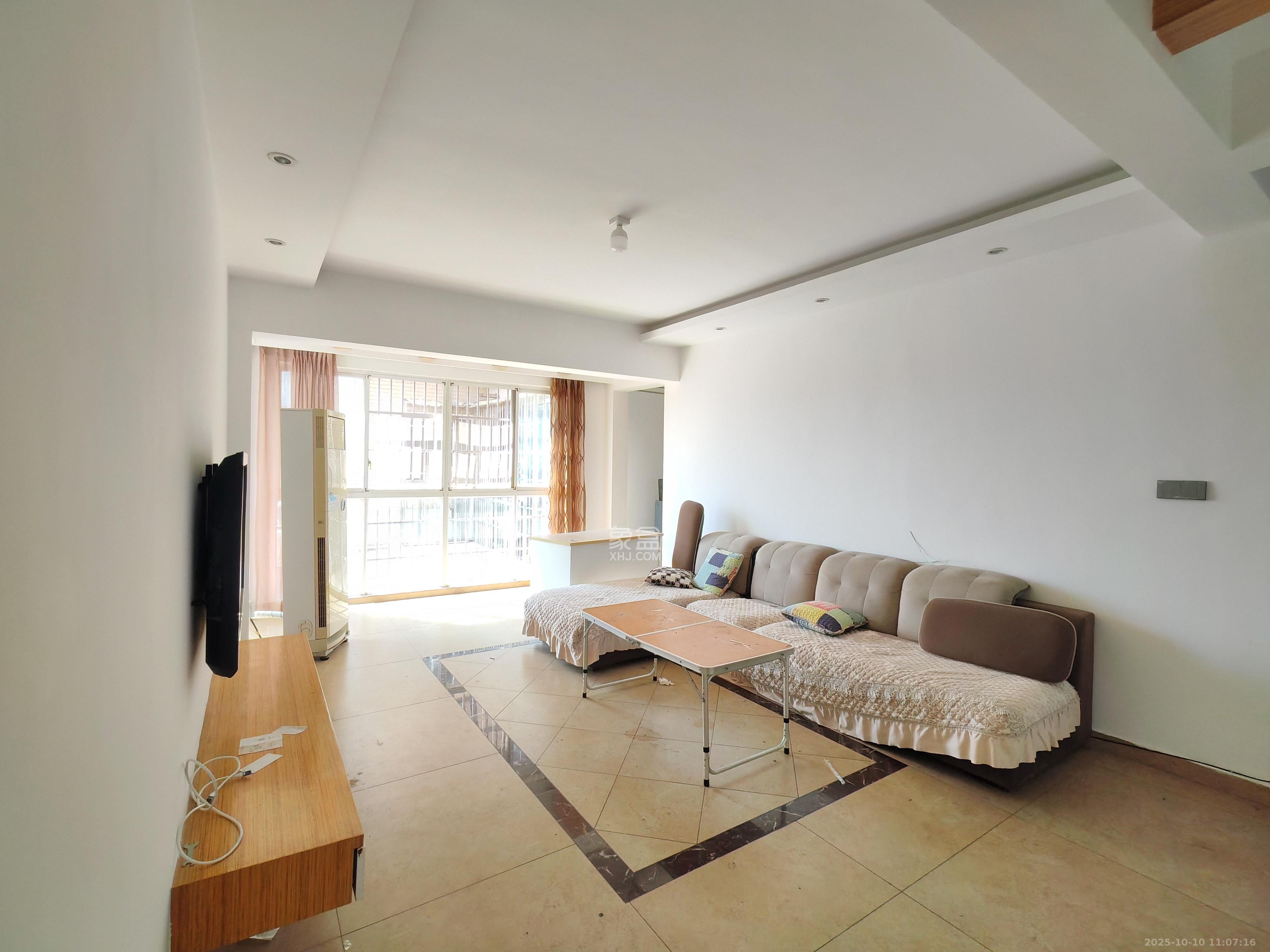 上河国际C区  3室2厅2卫    2900.0元/月