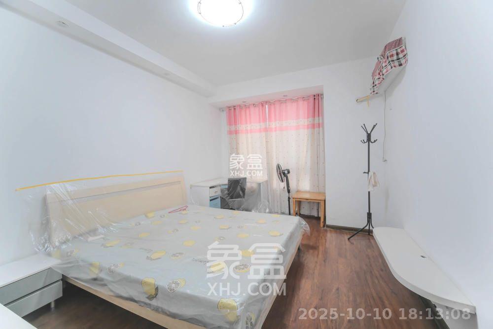 山水湾 3室2厅1卫 2200.0元/月 山水湾 3室2厅1卫 2200.0元/月室内图