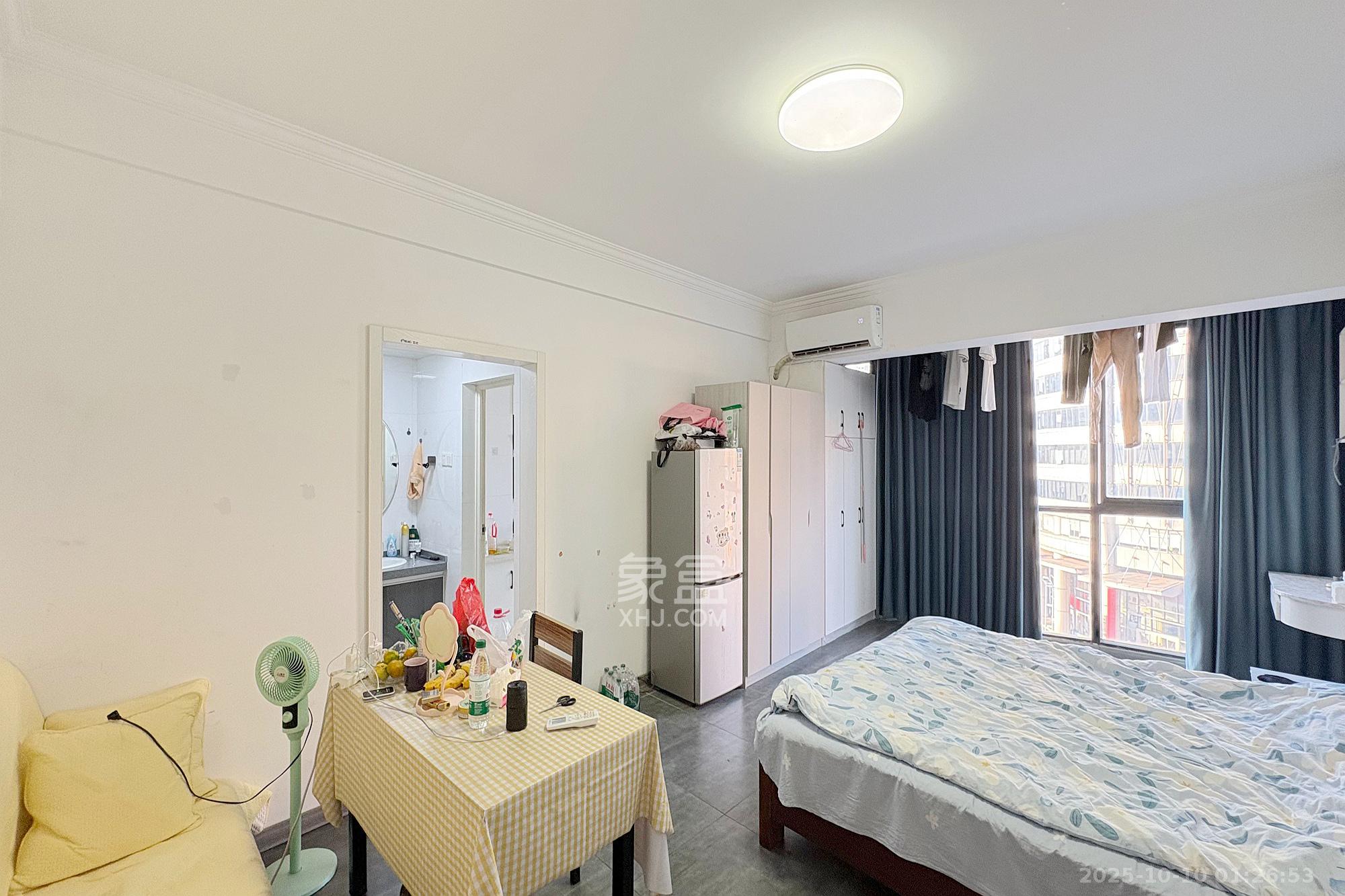 上东印象  1室1厅1卫    28.8万 上东印象  1室1厅1卫    28.8万客厅