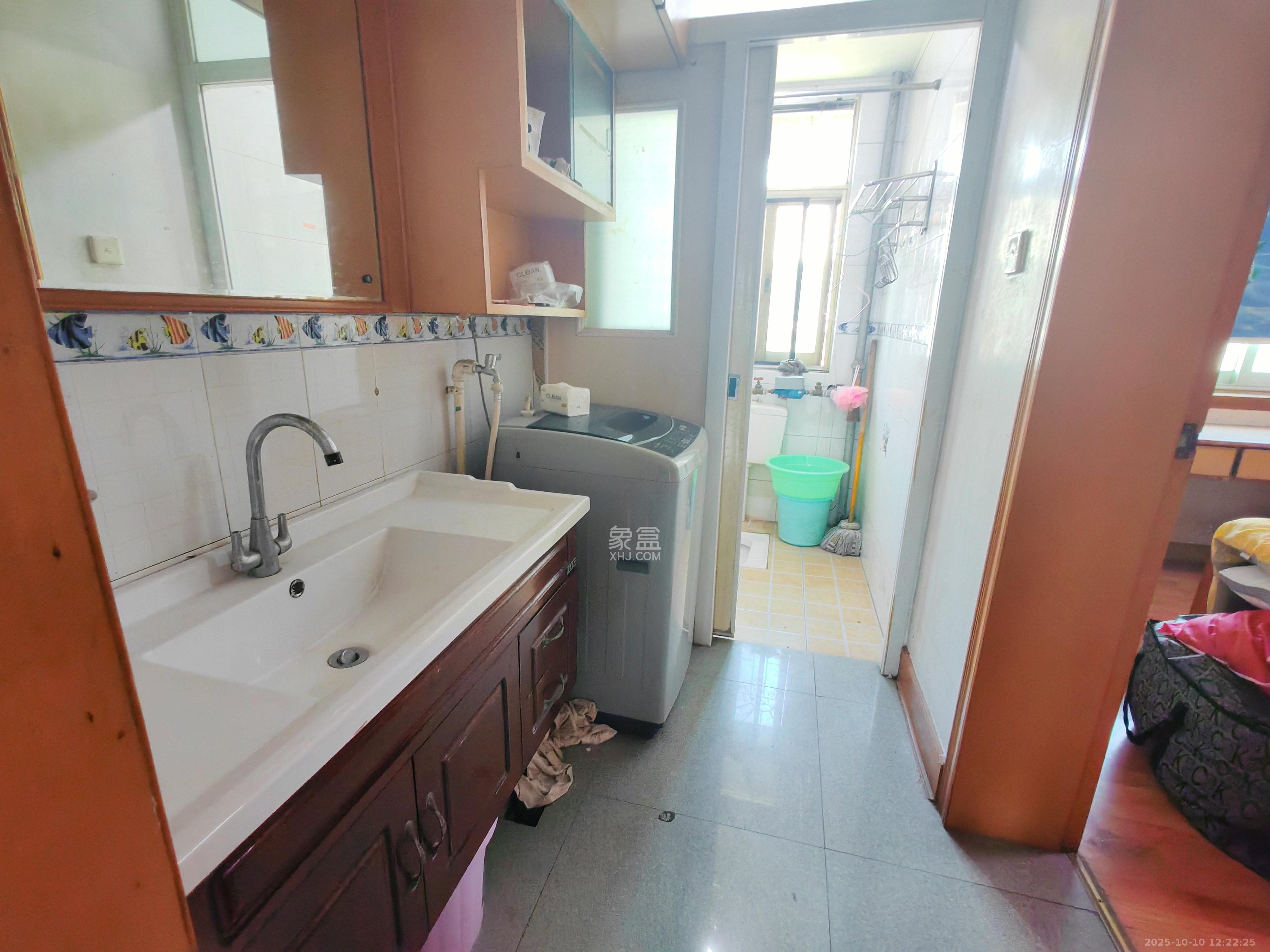 南天花园  3室2厅2卫    1800.0元/月 南天花园  3室2厅2卫    1800.0元/月室内图